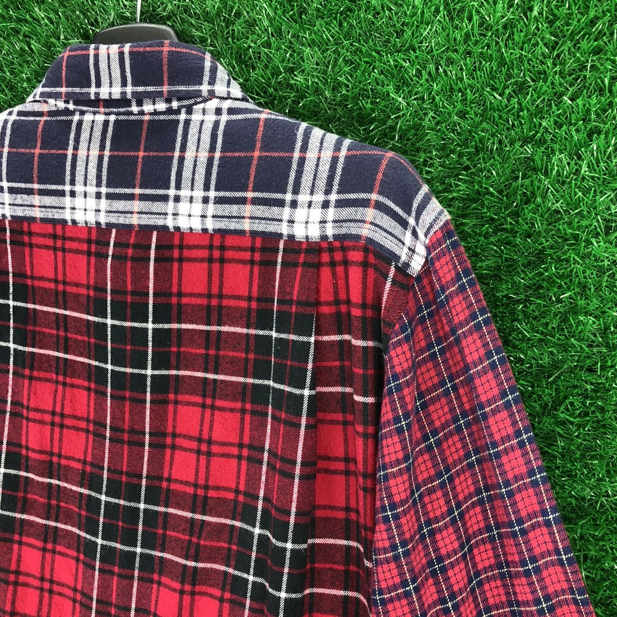 Uniqlo Uniqlo Flannel Multi Plaid Checker Single Pocket Size S / US 4 / IT 40 - 6 Thumbnail