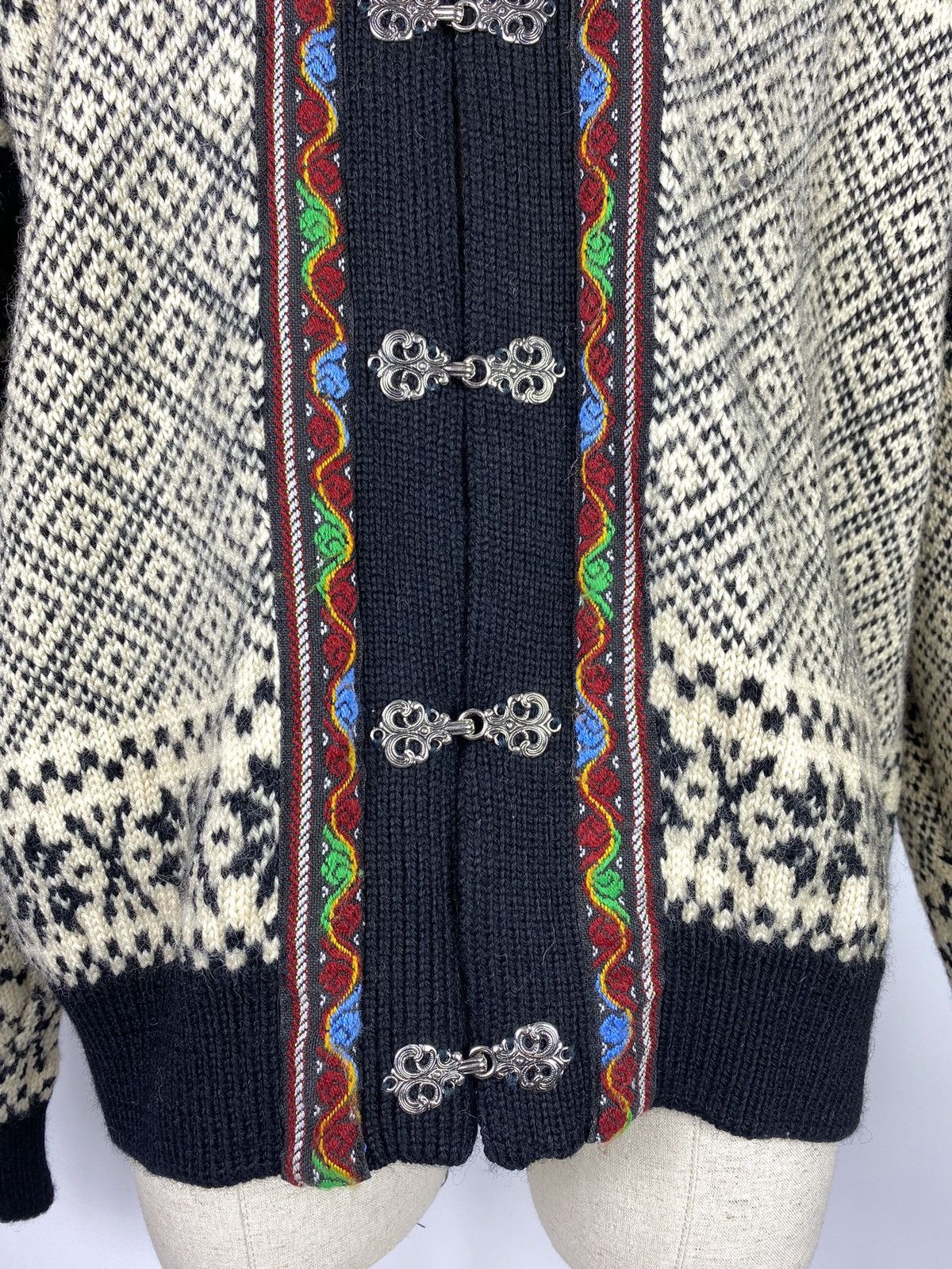 Vintage VTG Christiania men’s wool nordic pattern cardigan sweater Size US M / EU 48-50 / 2 - 4 Thumbnail