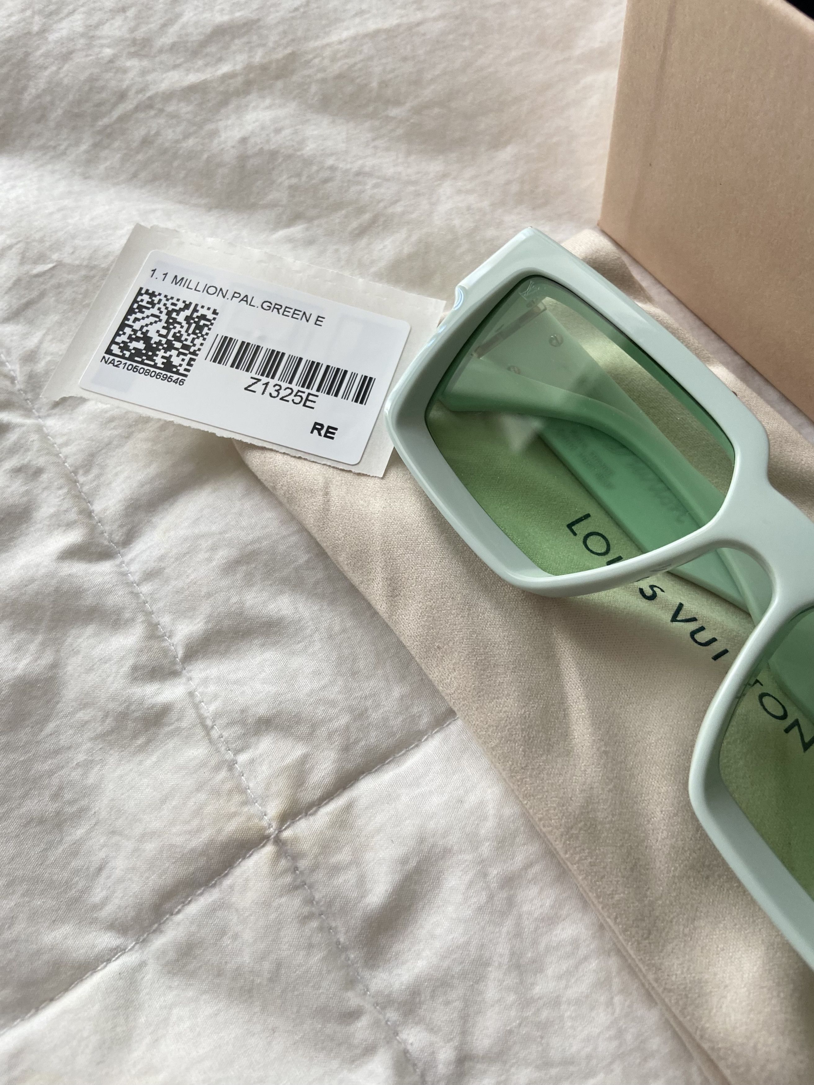 Louis Vuitton New Louis Vuitton Millionaires 1.1 Green Size ONE SIZE - 11 Thumbnail