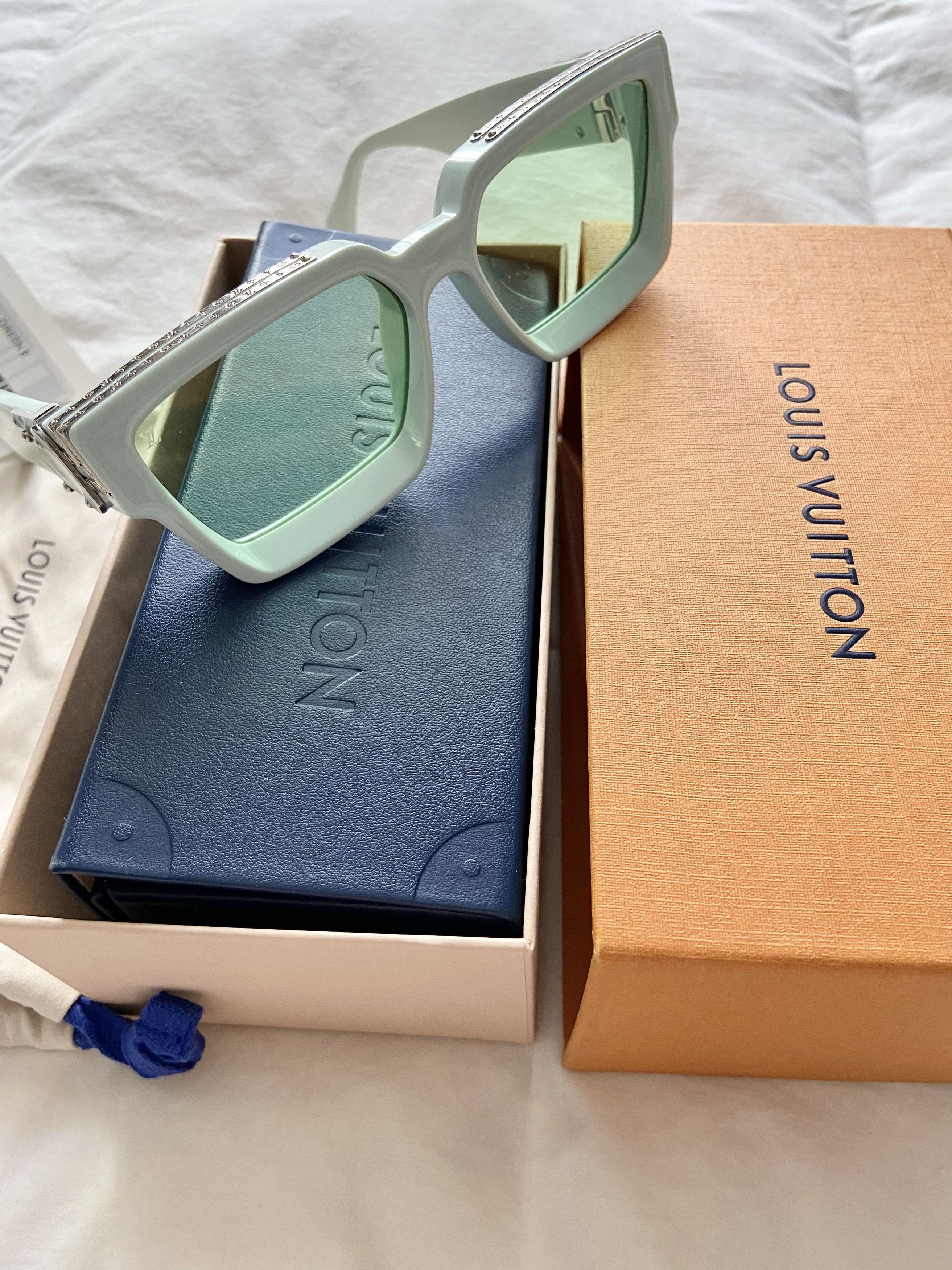Louis Vuitton New Louis Vuitton Millionaires 1.1 Green Size ONE SIZE - 1 Thumbnail