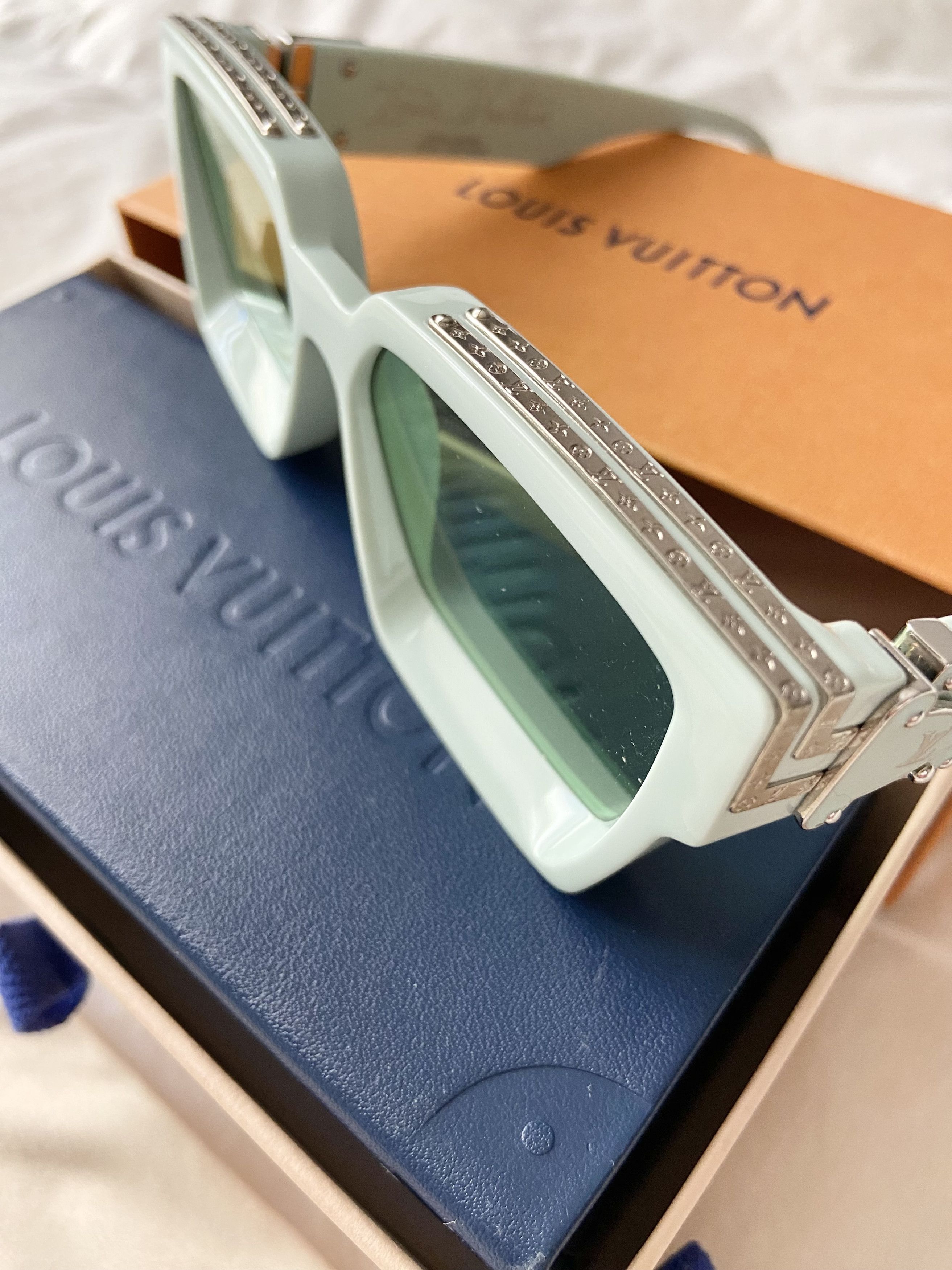 Louis Vuitton New Louis Vuitton Millionaires 1.1 Green Size ONE SIZE - 6 Thumbnail