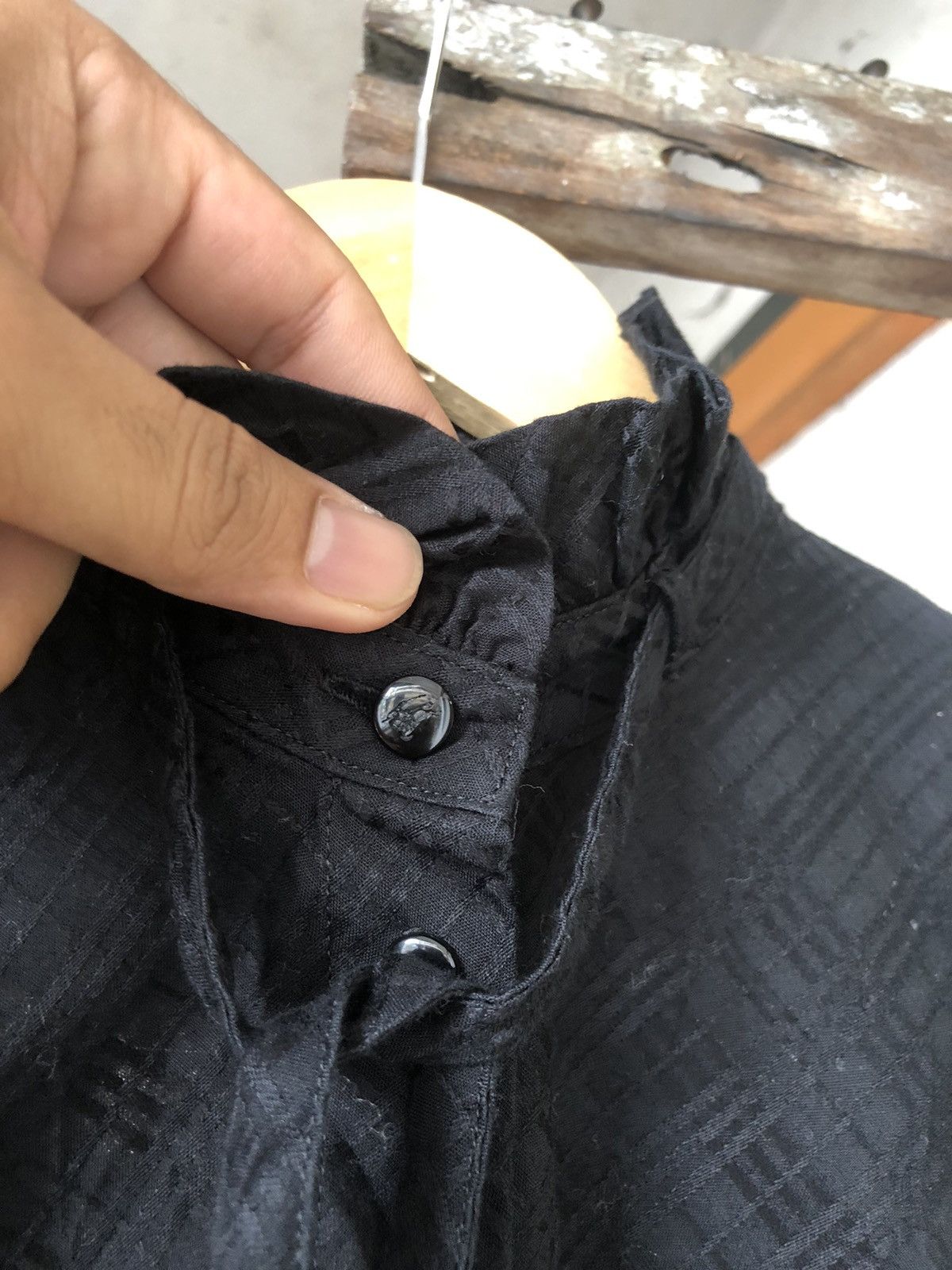 Burberry Vintage Burberry London Nova Check Black Button Up Shirt Size XS / US 0-2 / IT 36-38 - 6 Thumbnail