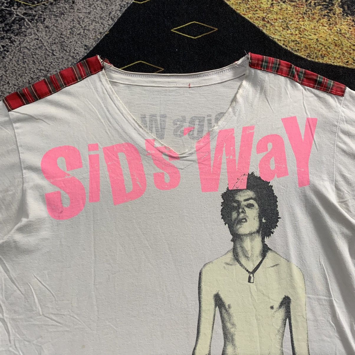 Band Tees × Seditionaries RARE🔥 SID VICIOUS “SID’S WAY” SEX PISTOLS BAND V NECK TEE Size US M / EU 48-50 / 2 - 3 Thumbnail