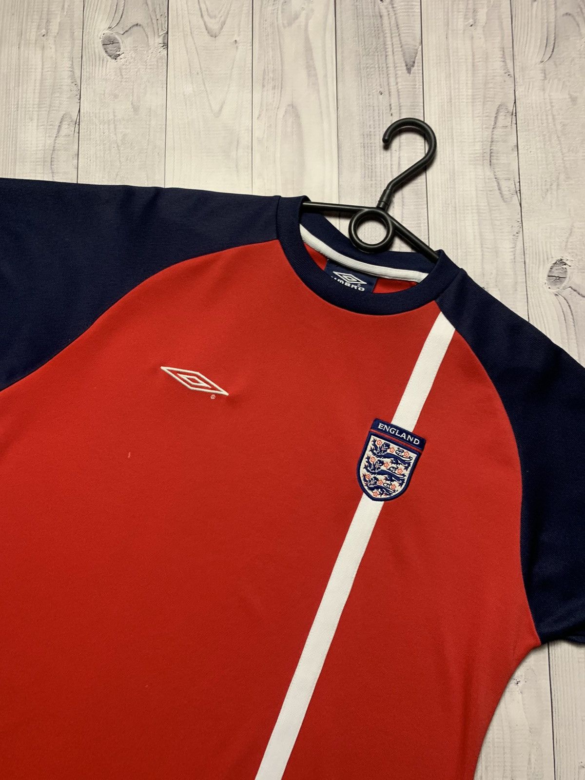 Umbro × Vintage Vintage England Umbro soccer jersey size L Size US L / EU 52-54 / 3 - 2 Thumbnail