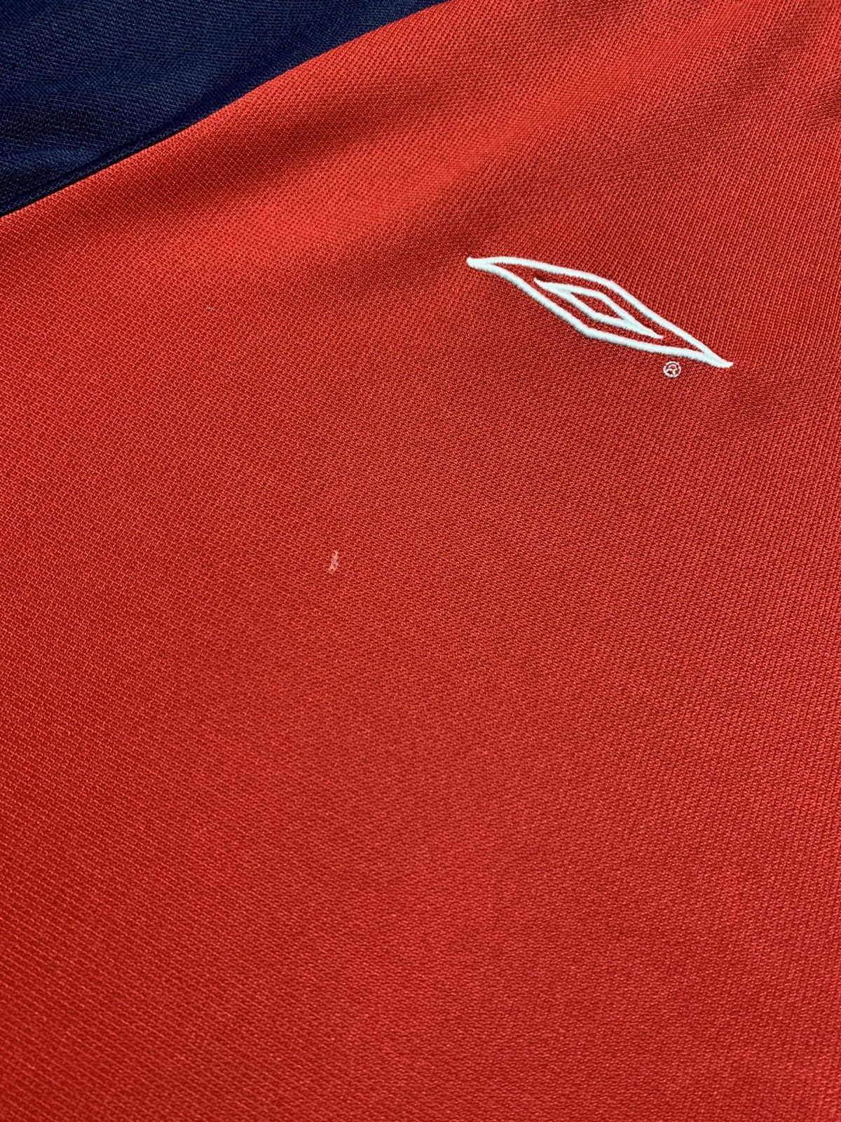 Umbro × Vintage Vintage England Umbro soccer jersey size L Size US L / EU 52-54 / 3 - 5 Thumbnail