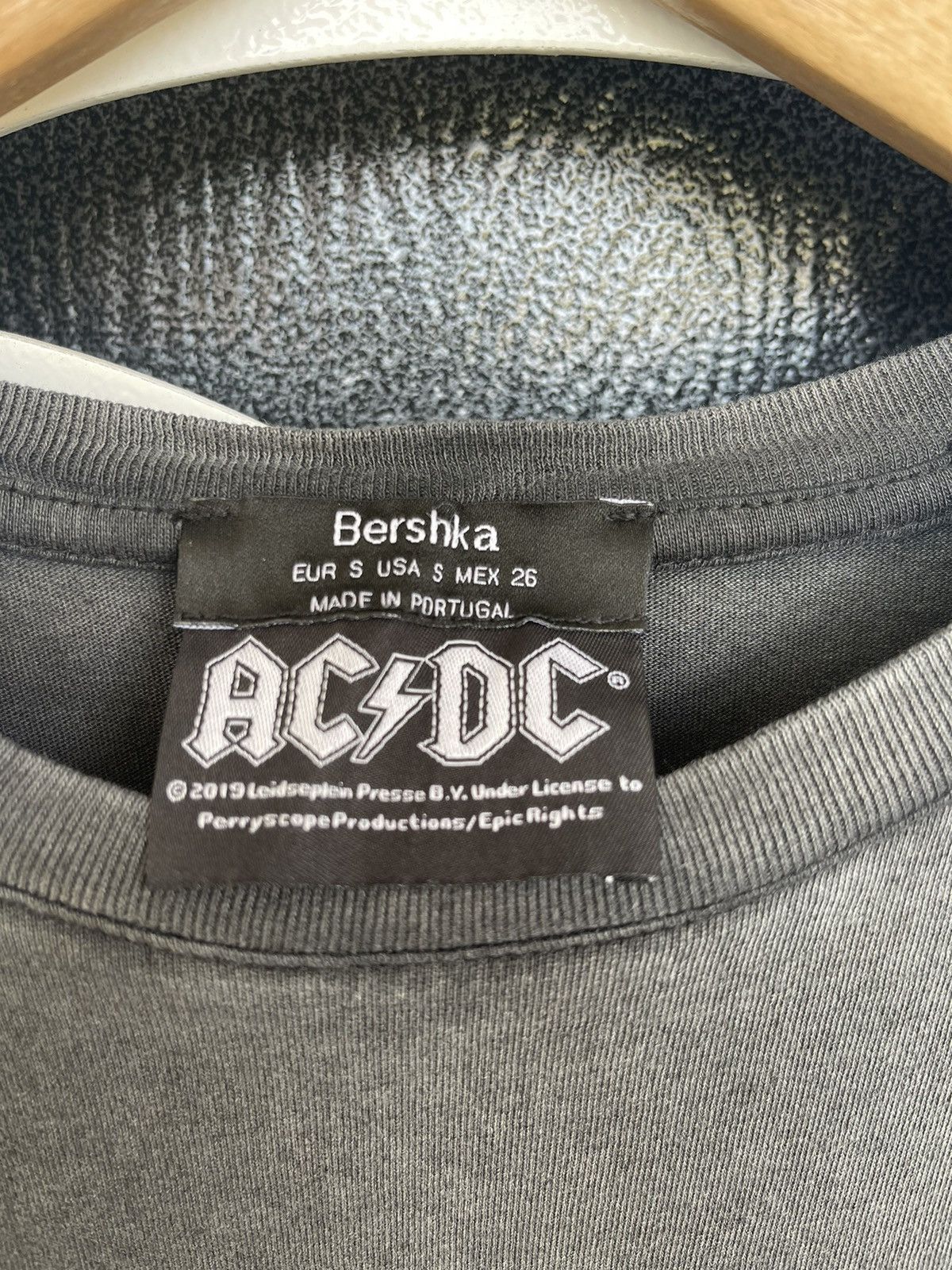 AC/DC × Band Tees × Bershka BERSHKA AC/DC ROCK TOUR FADED TSHIRT Size US L / EU 52-54 / 3 - 9 Thumbnail