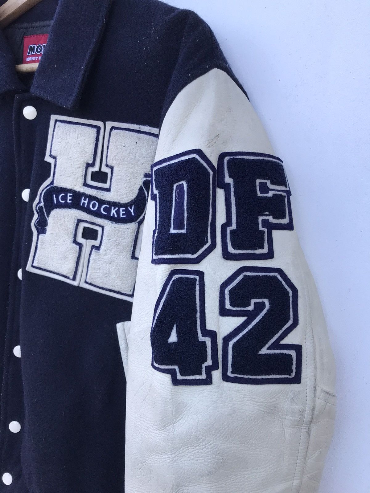 Vintage Vintage Montys Varsity Jacket Leather Sleeve Size US M / EU 48-50 / 2 - 10 Thumbnail