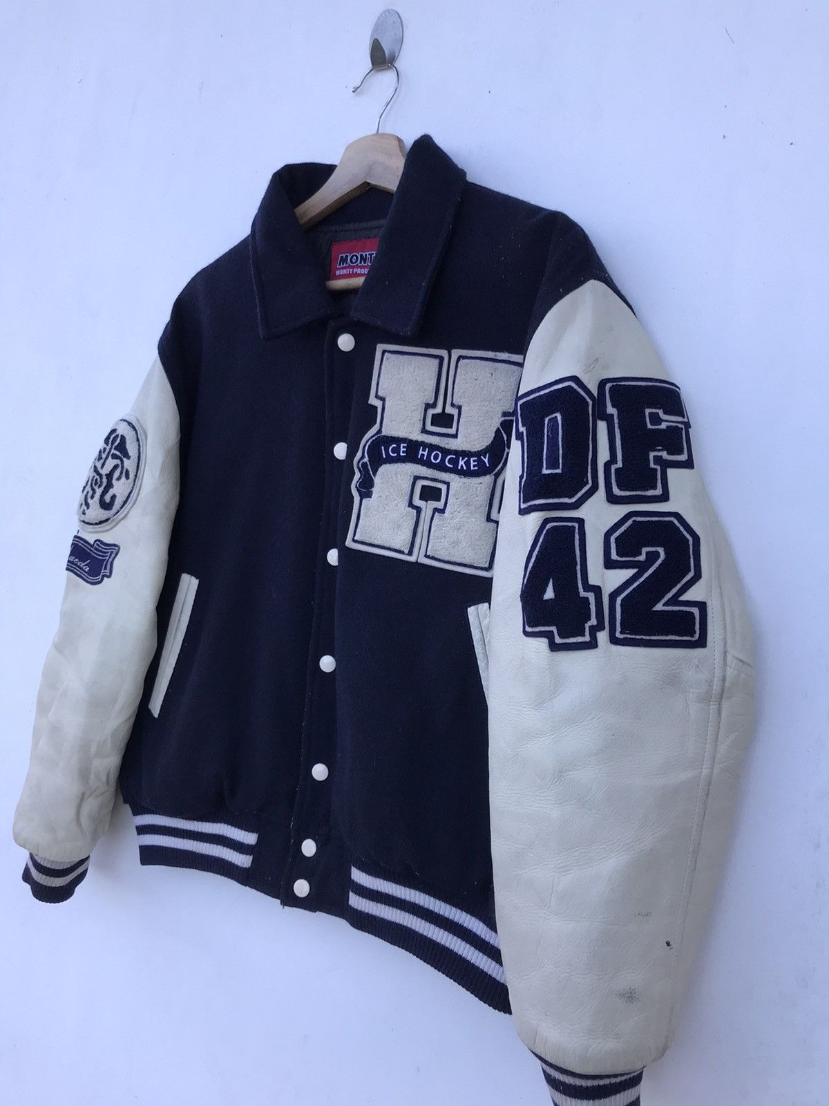 Vintage Vintage Montys Varsity Jacket Leather Sleeve Size US M / EU 48-50 / 2 - 7 Thumbnail
