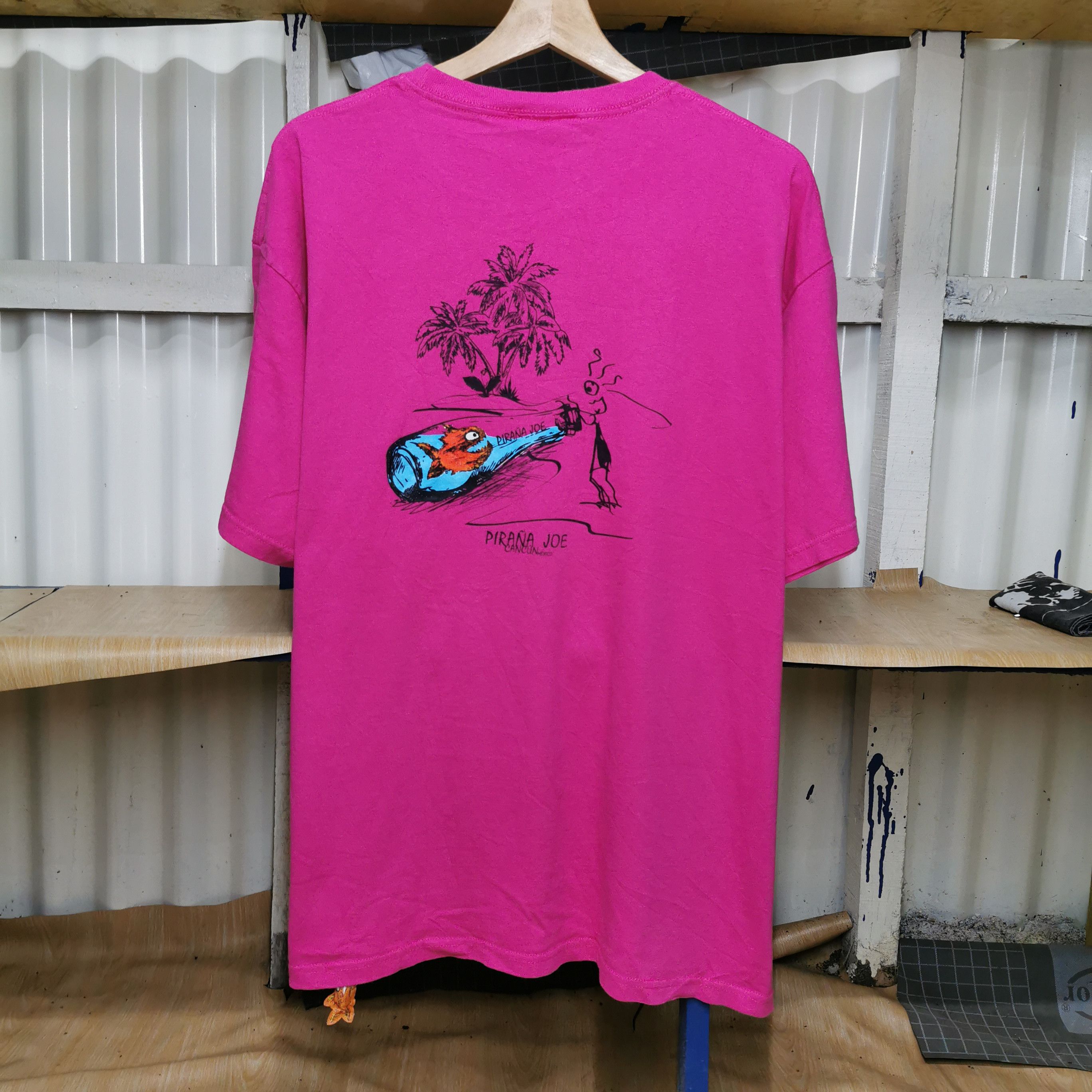 Vintage Vintage pirana jeo tees Size US XL / EU 56 / 4 - 1 Thumbnail