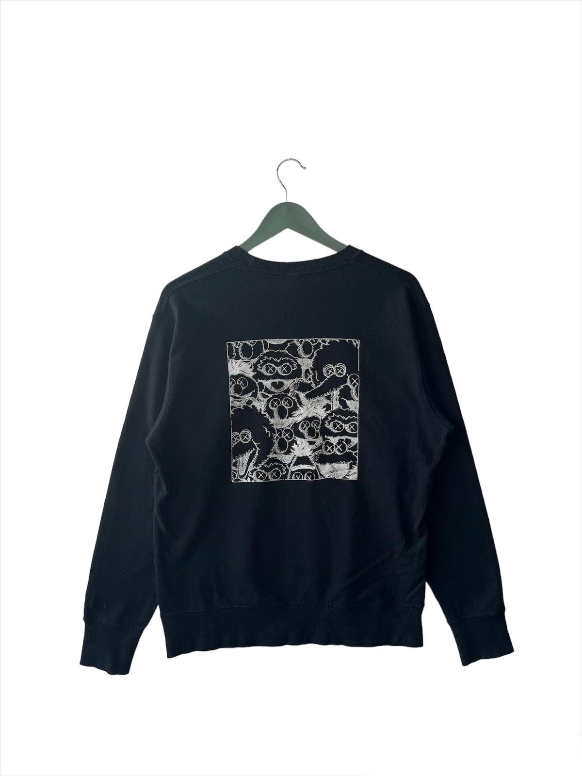 Kaws × Uniqlo Uniqlo x Kaws x Sesame Street Sweatshirt Size US M / EU 48-50 / 2 - 2 Thumbnail