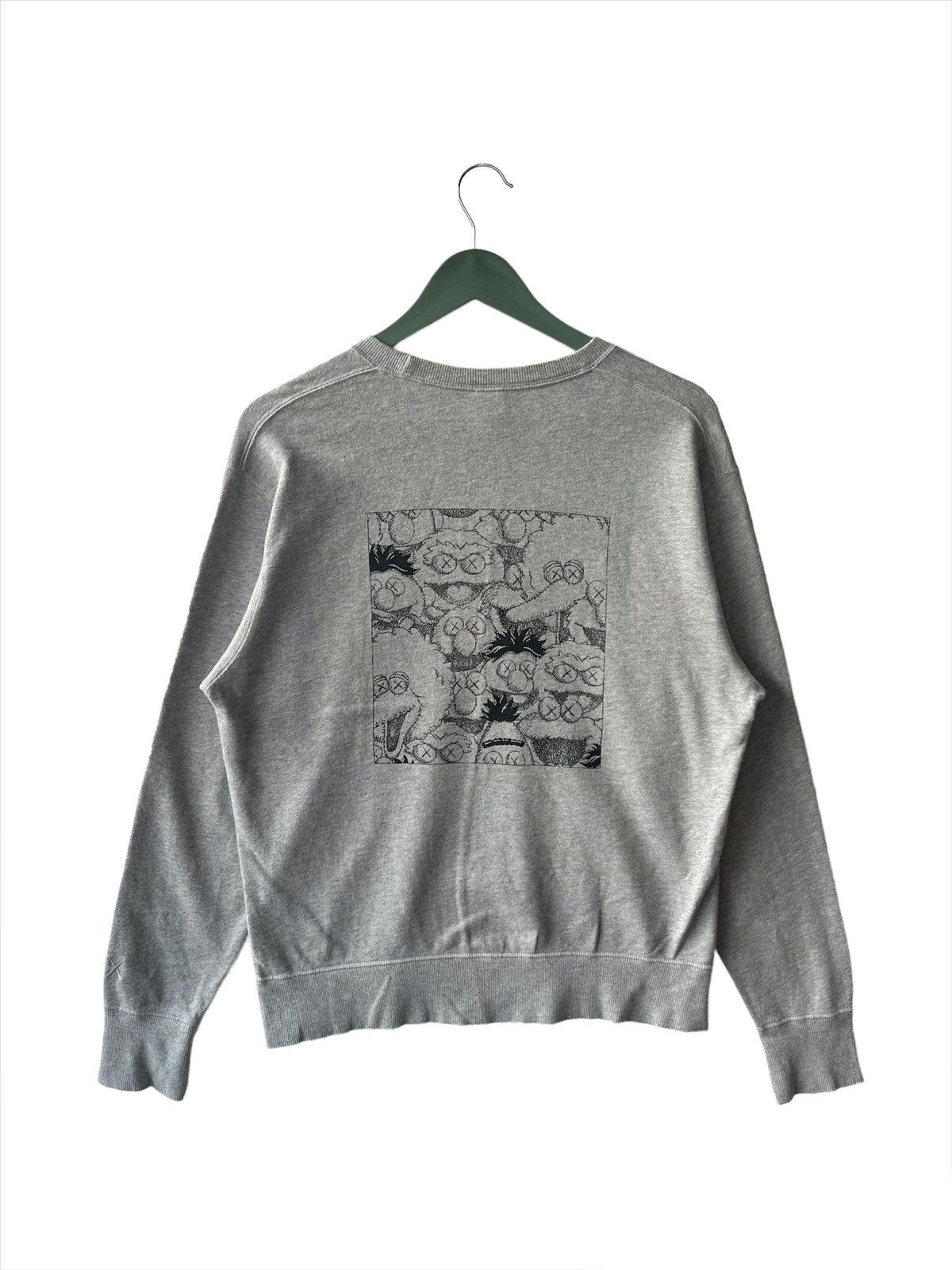 Kaws × Uniqlo Uniqlo x Sesame Street x Kaws Sweatshirt Size US M / EU 48-50 / 2 - 2 Thumbnail