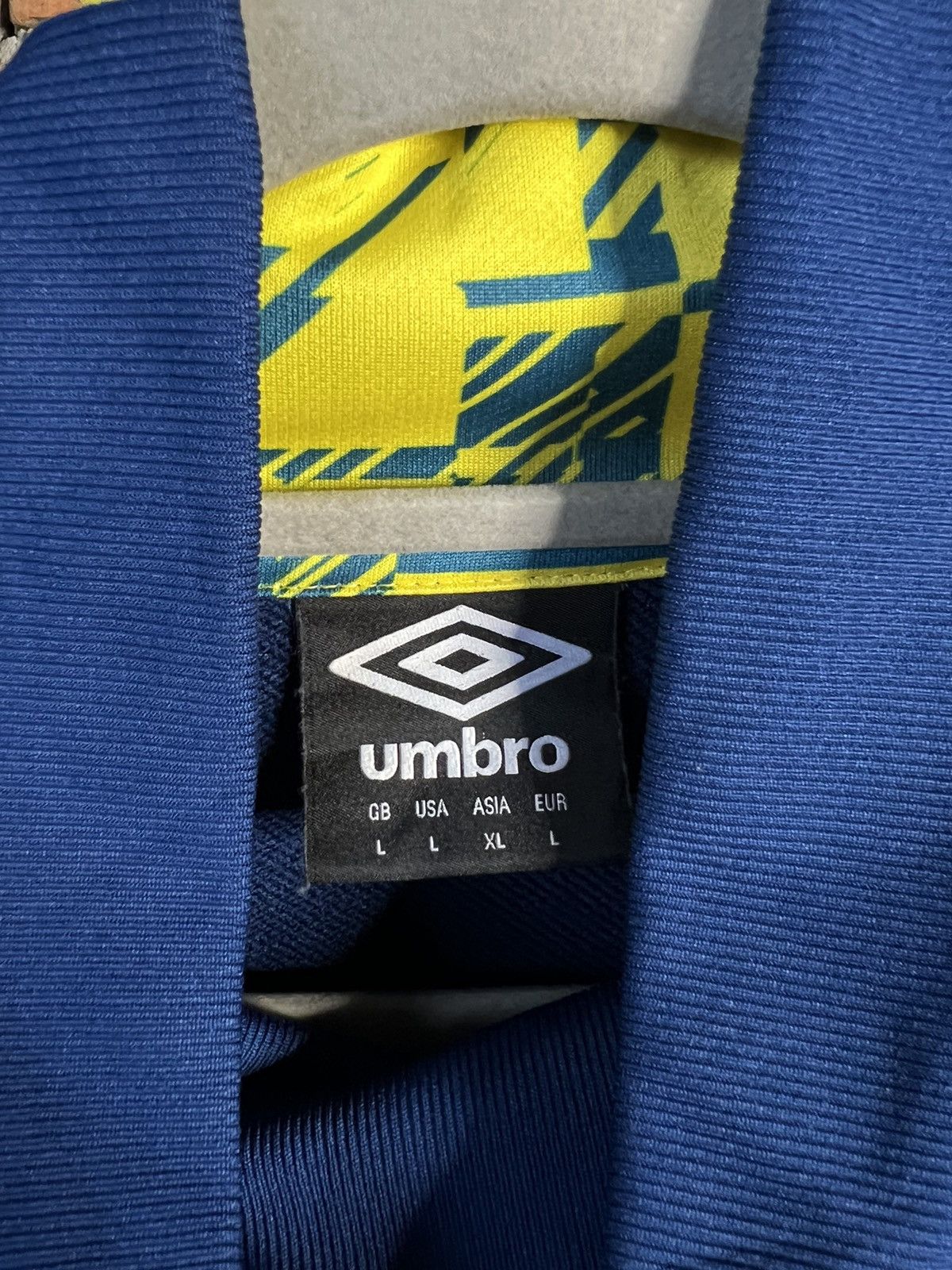 Umbro AFC Bournemouth UMBRO sweatshirt size L Size US L / EU 52-54 / 3 - 5 Thumbnail