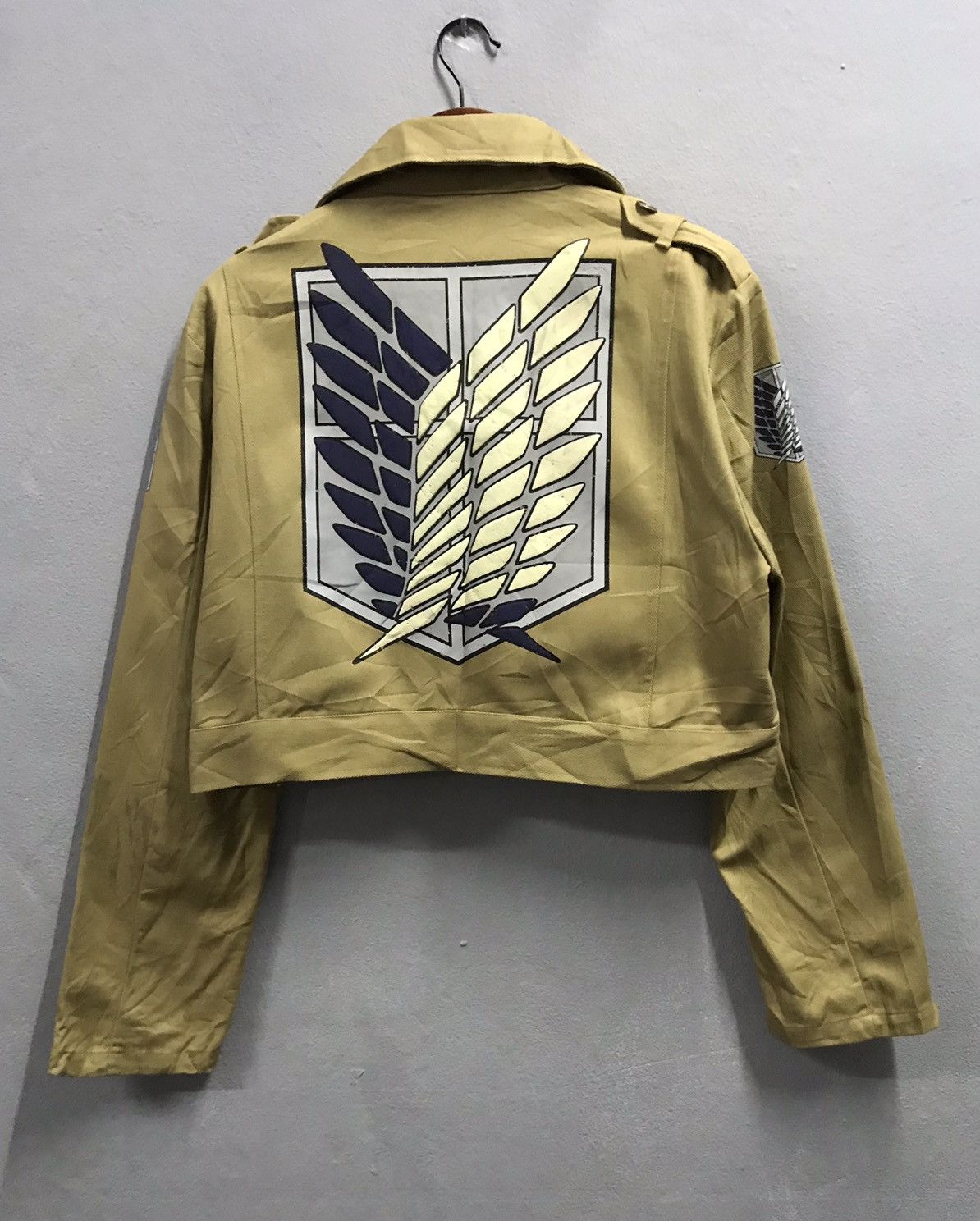 Anime VINTAGE ATTACK ON TITAN UNIVERSAL STUDIOS CROPPED JACKET Size US L / EU 52-54 / 3 - 1 Thumbnail