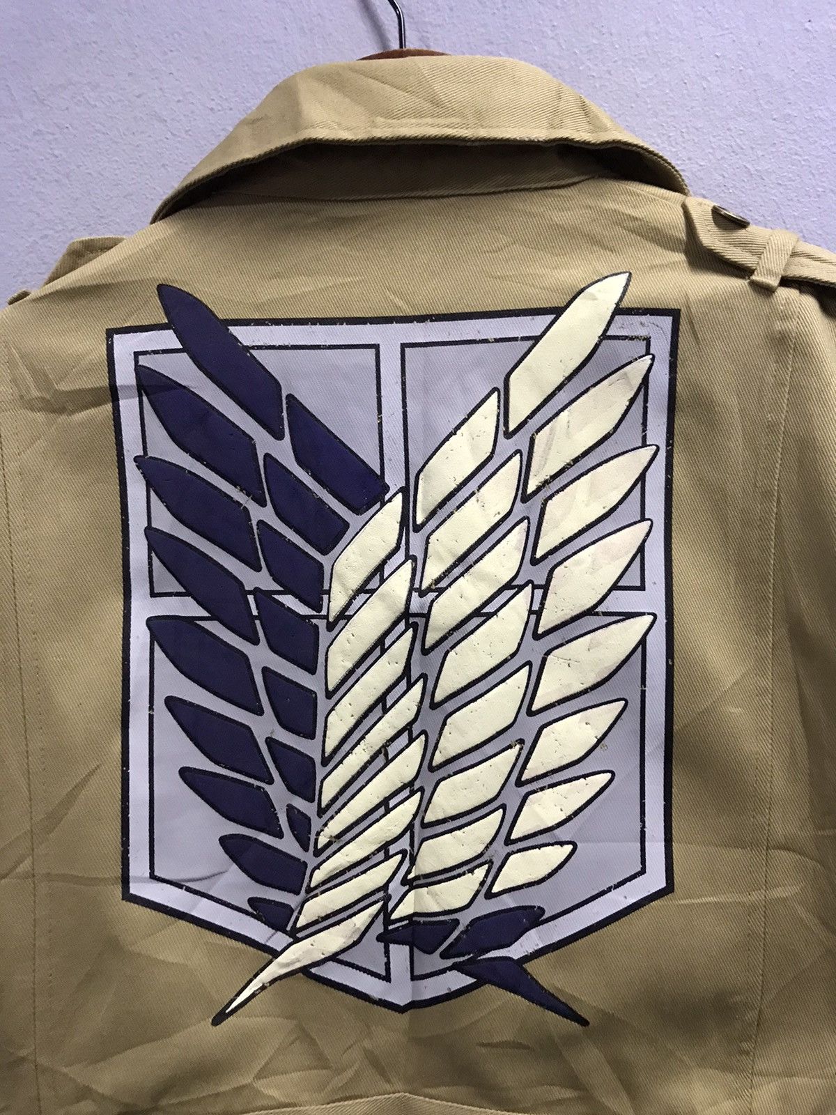 Anime VINTAGE ATTACK ON TITAN UNIVERSAL STUDIOS CROPPED JACKET Size US L / EU 52-54 / 3 - 6 Thumbnail