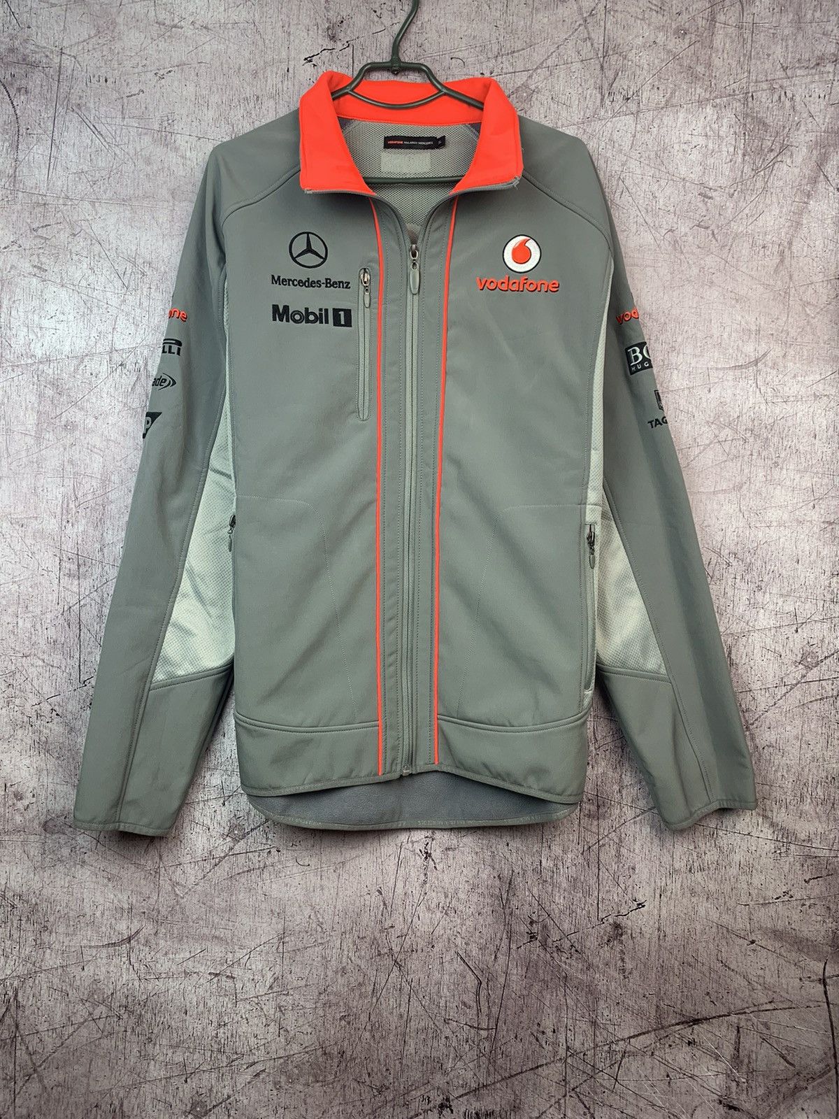 Toison McLaren Mercedes Vodafone F1 - Taille L - Occasion Très Bon état