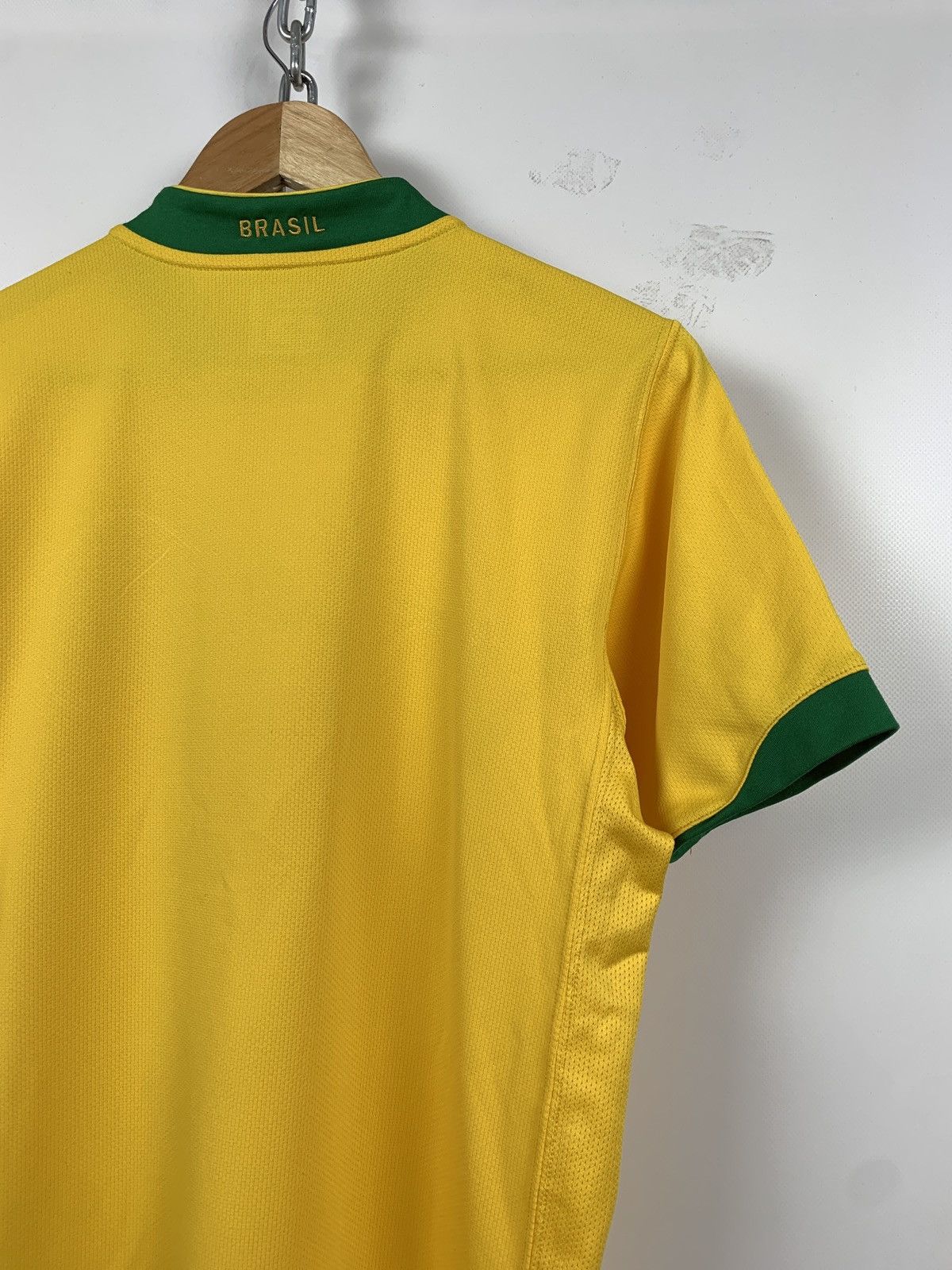 Nike 2006 Nike Brazil National Team World Cup Home Jersey Size US S / EU 44-46 / 1 - 10 Thumbnail