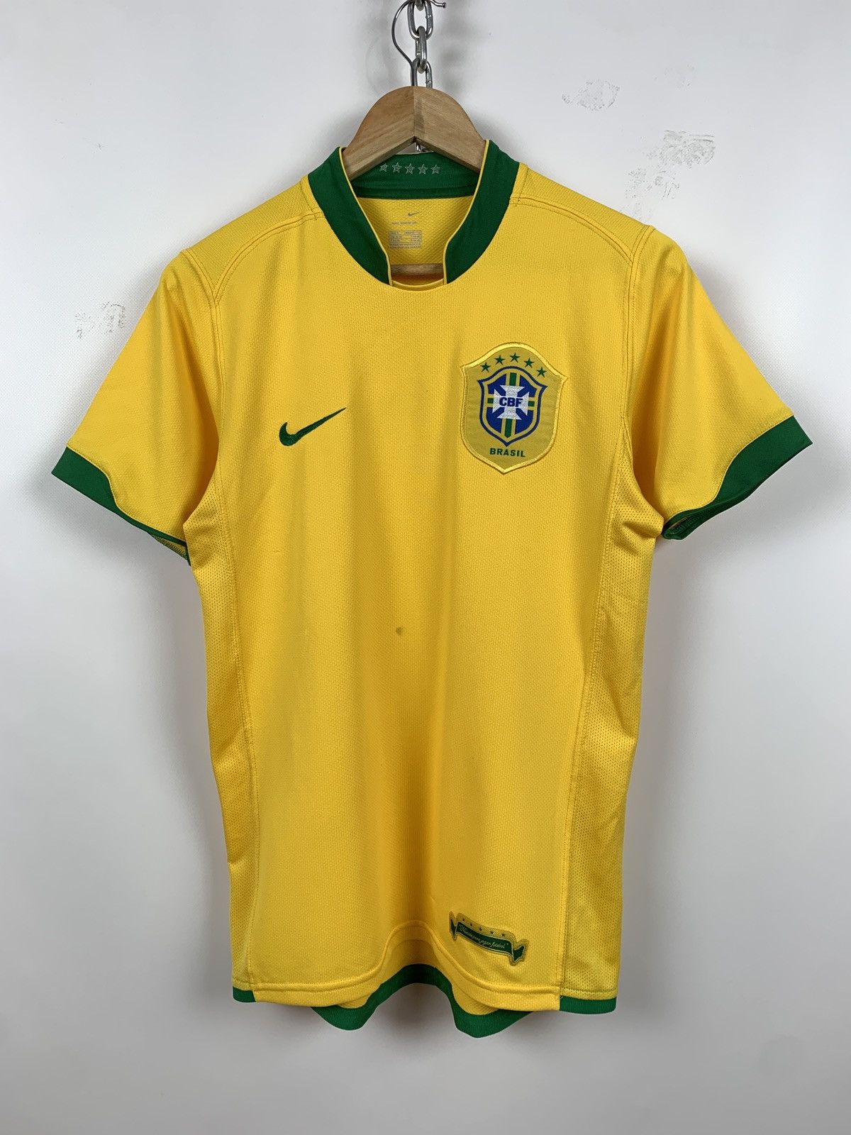 Nike 2006 Nike Brazil National Team World Cup Home Jersey Size US S / EU 44-46 / 1 - 2 Thumbnail