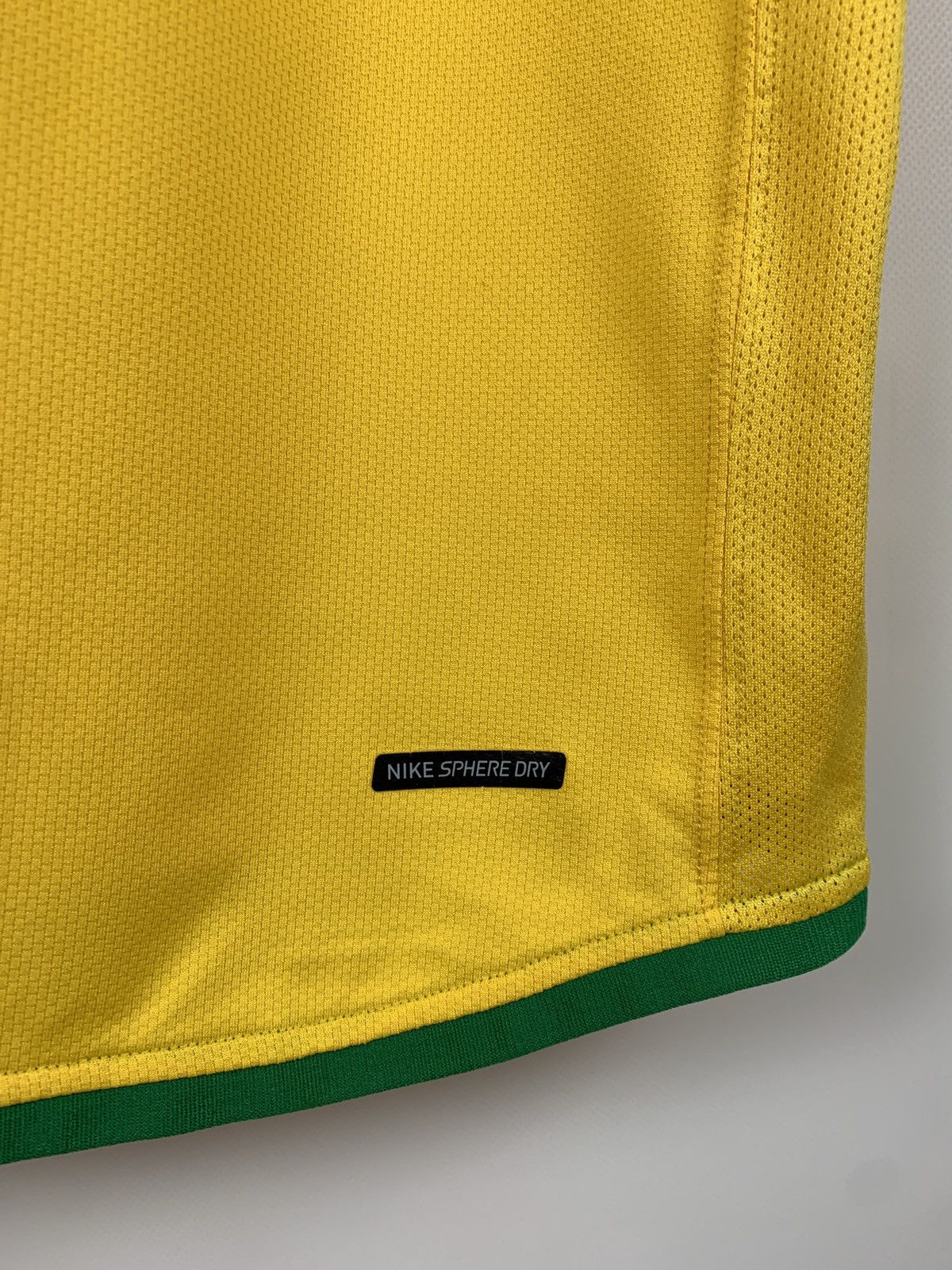 Nike 2006 Nike Brazil National Team World Cup Home Jersey Size US S / EU 44-46 / 1 - 13 Thumbnail