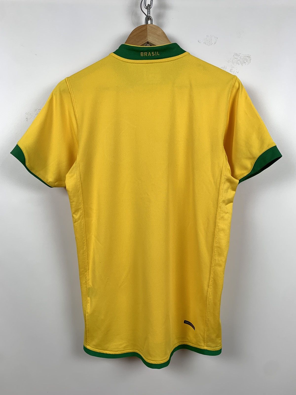 Nike 2006 Nike Brazil National Team World Cup Home Jersey Size US S / EU 44-46 / 1 - 3 Thumbnail