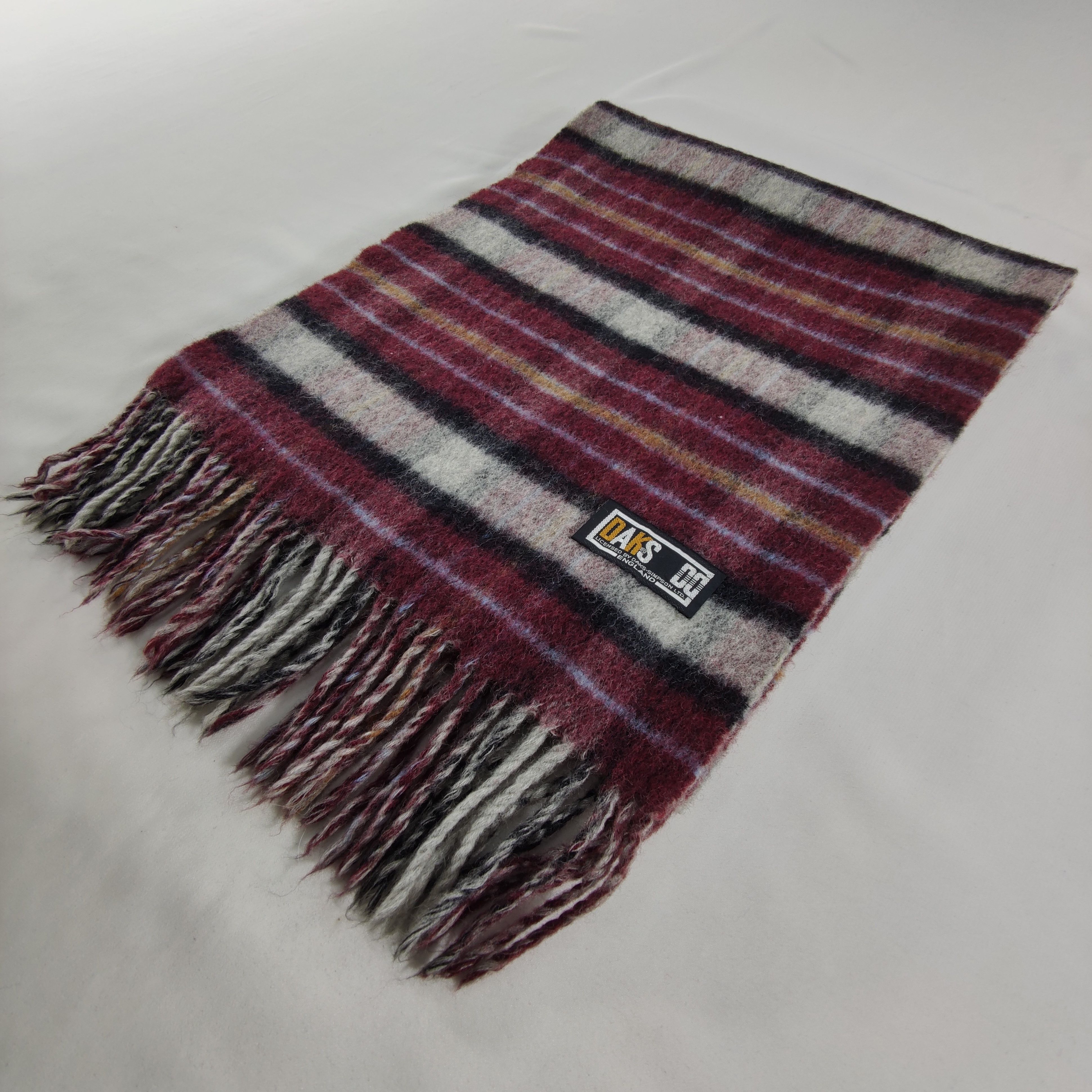 DAKS Daks Scarf / Muffler / Wool Size ONE SIZE - 3 Thumbnail