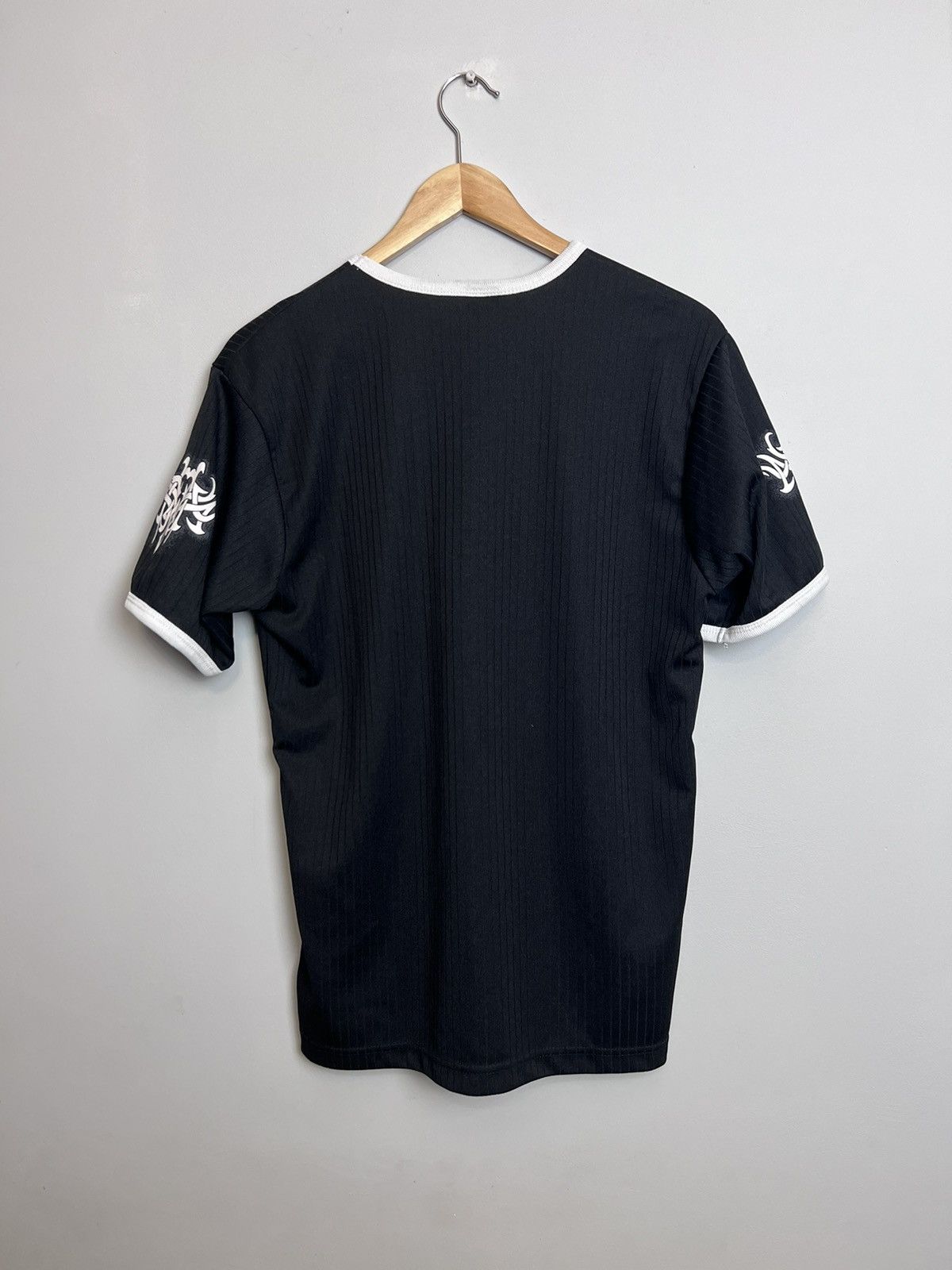 Tribal Streetwear Vintage Y2k 00s Tribal Rave Black Rock Metal Tshirt Size US M / EU 48-50 / 2 - 2 Thumbnail