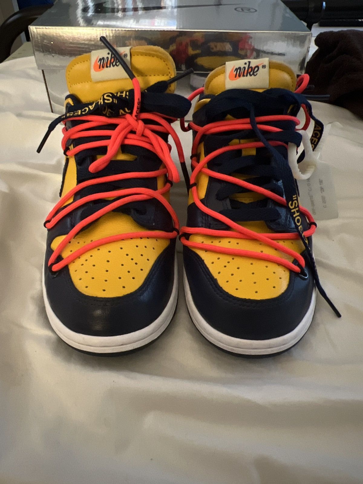 Nike × Off-White Off-White University Gold Midnight Navy Size US 5.5 / EU 38 - 3 Thumbnail