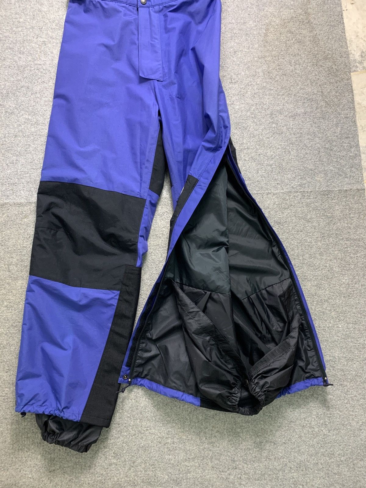 The North Face Vintage The North Face Goretex Outdoor Ski Pant Size US 33 - 9 Thumbnail