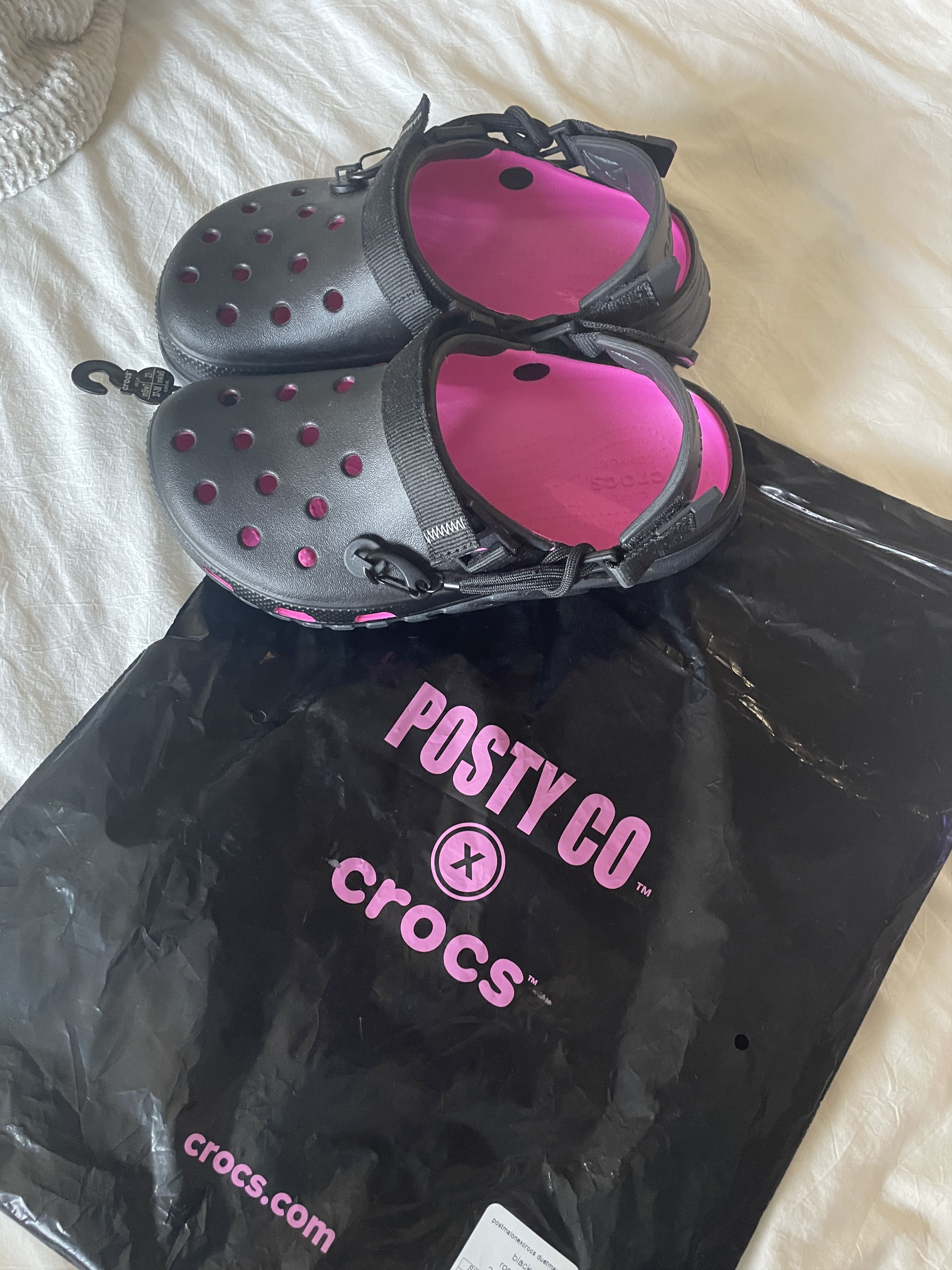 posty crocs pink