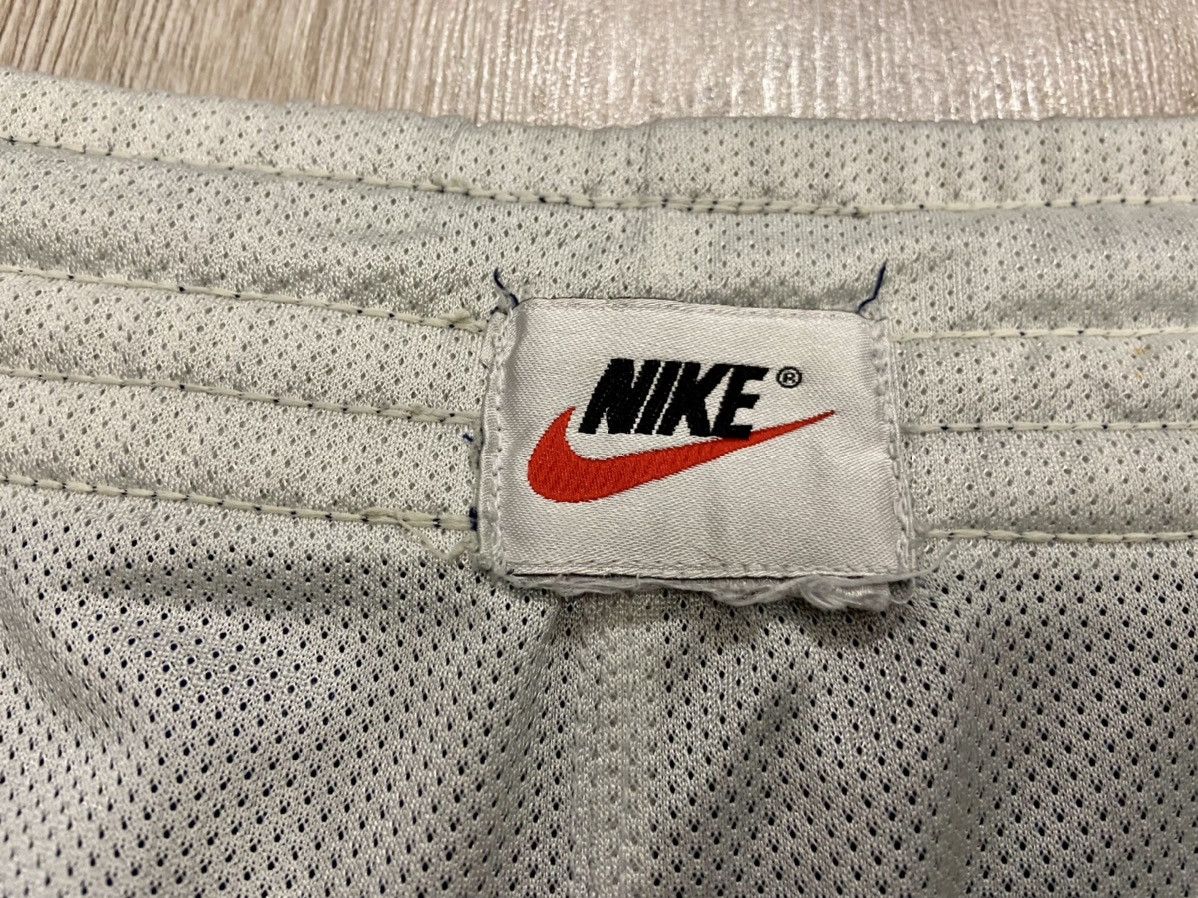 Nike 90s Vintage double-side reversible Nike short Size US 34 / EU 50 - 3 Thumbnail
