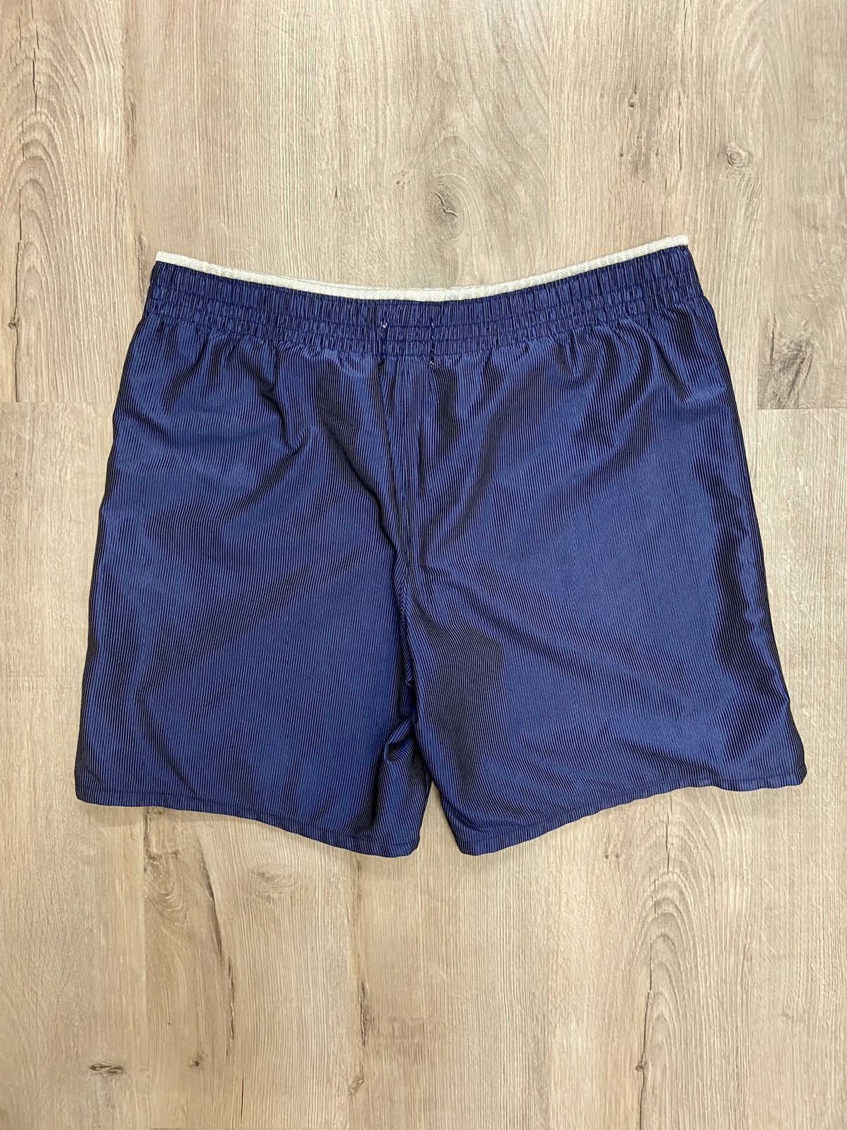 Nike 90s Vintage double-side reversible Nike short Size US 34 / EU 50 - 5 Thumbnail
