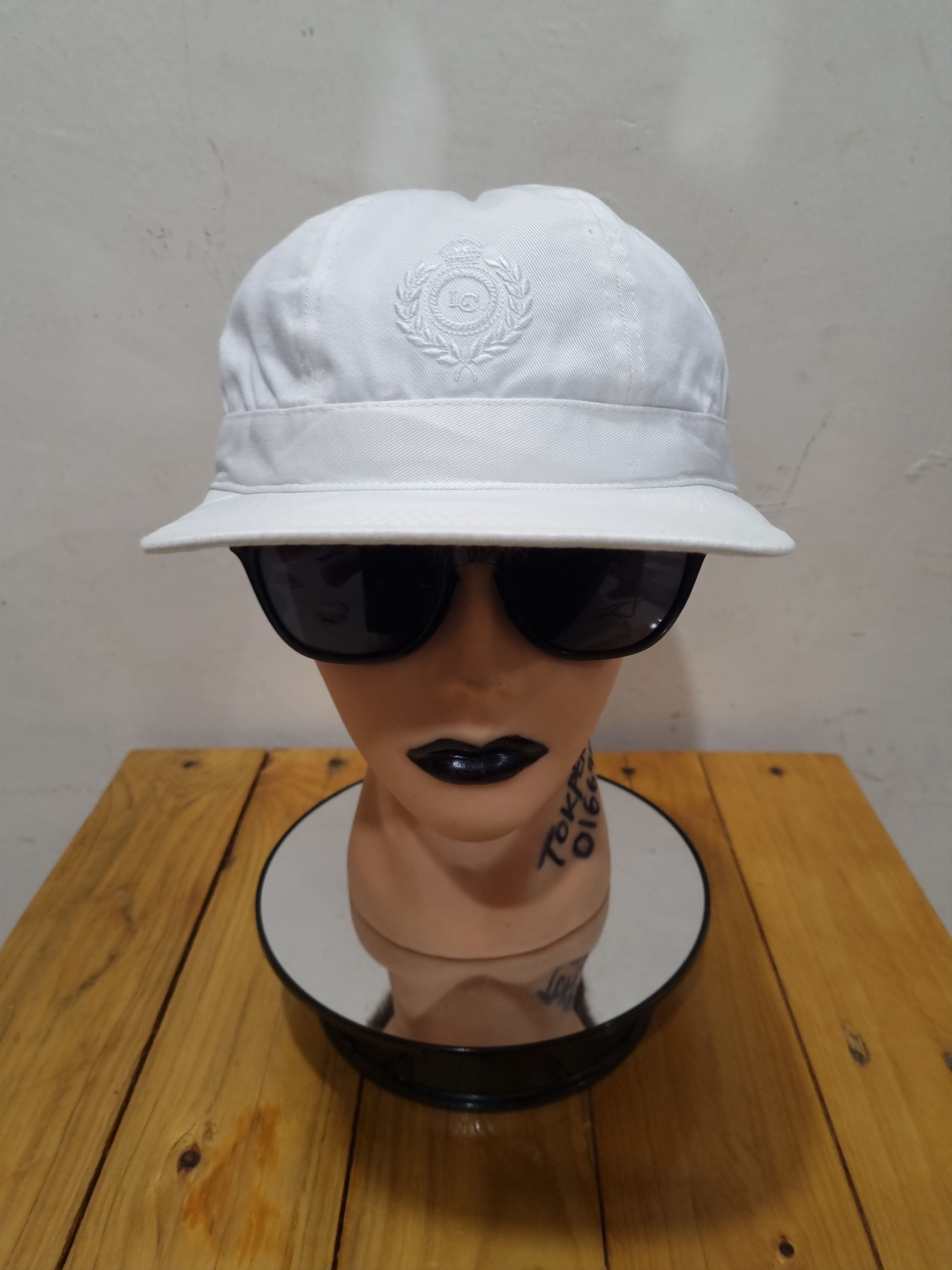 Vintage hotsell 2000s Liz Claiborne bucket hat