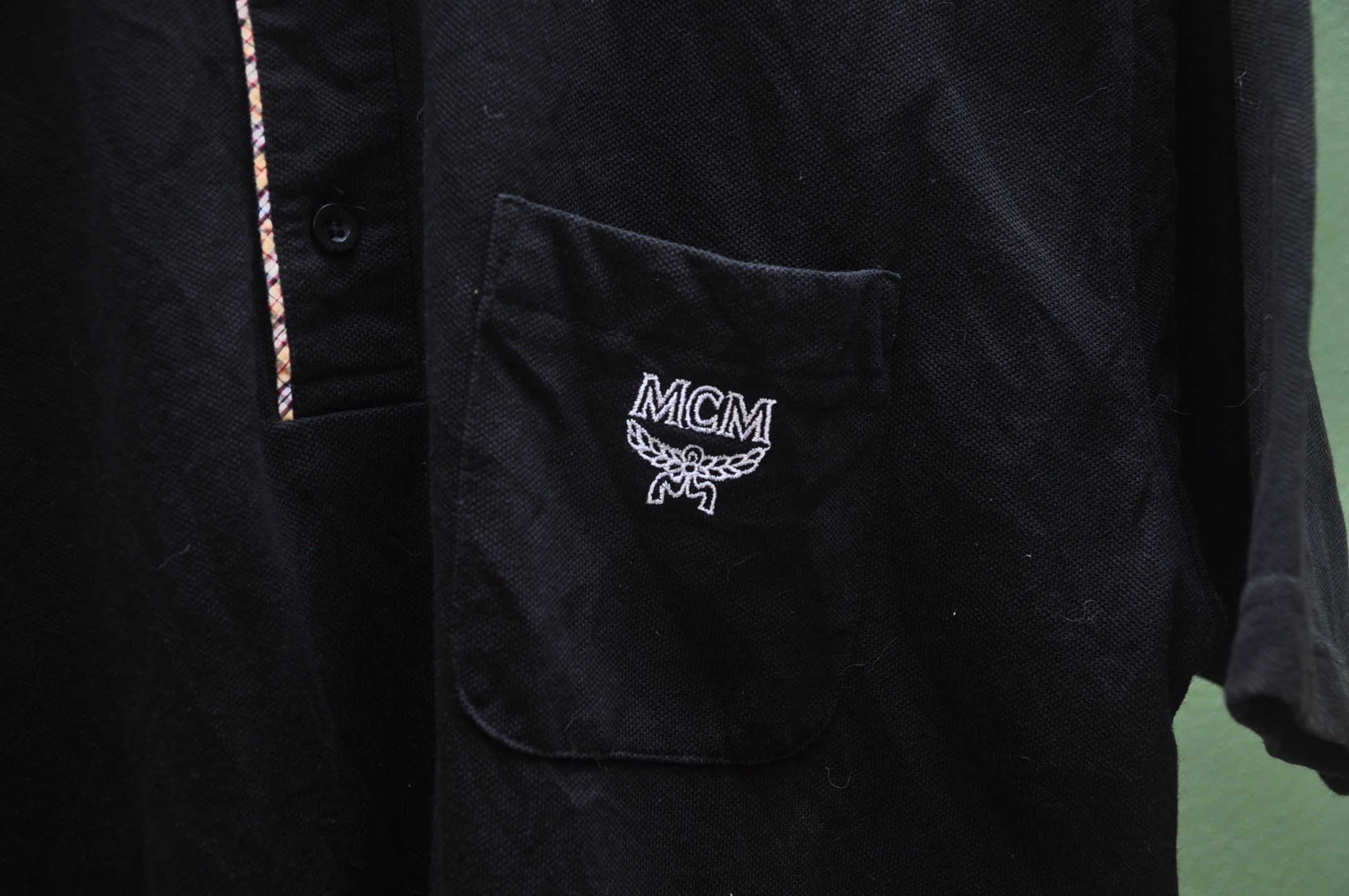 Designer × Japanese Brand × Vintage Vintage MCM Black Shirt Travis Scott Fashion Style Size US L / EU 52-54 / 3 - 4 Thumbnail