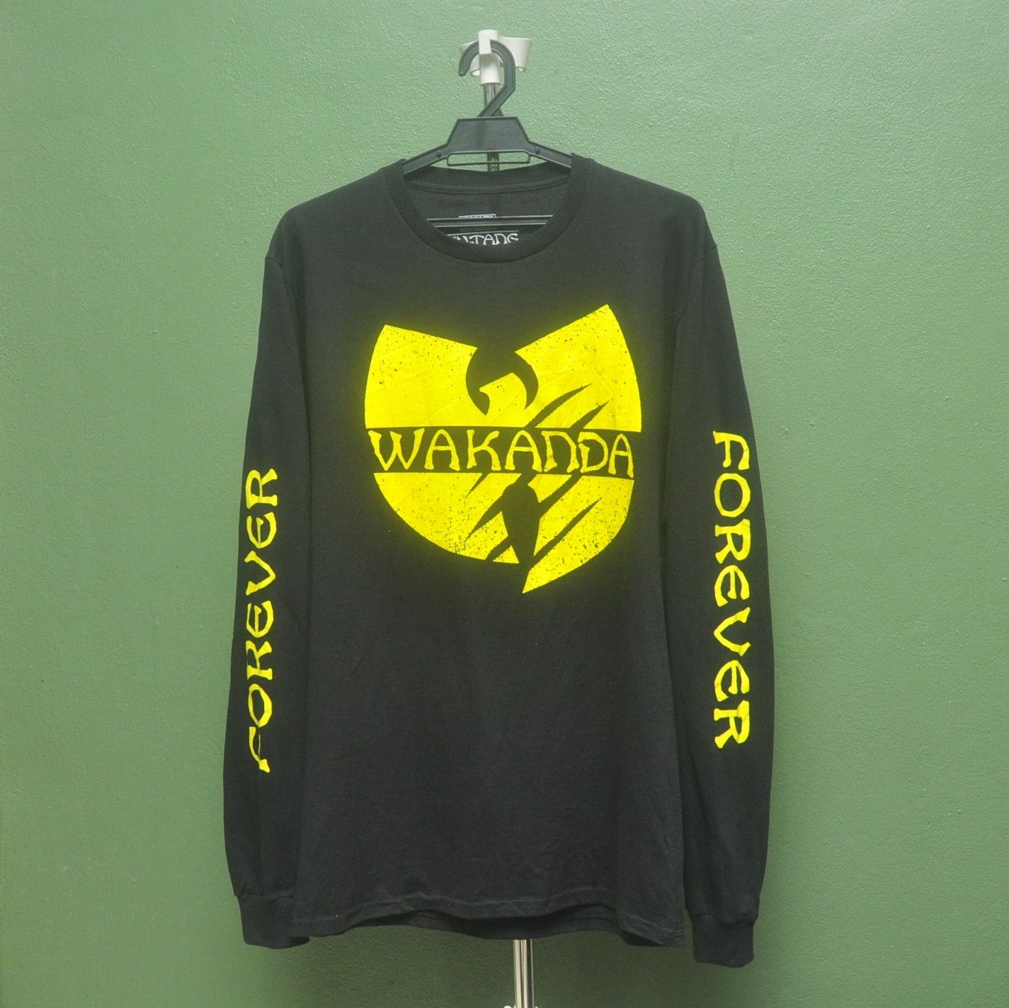 image of Movie Vintage Wakanda Forever Marvel Travis Scott Fashion Style in Black, Men's (Size Medium)