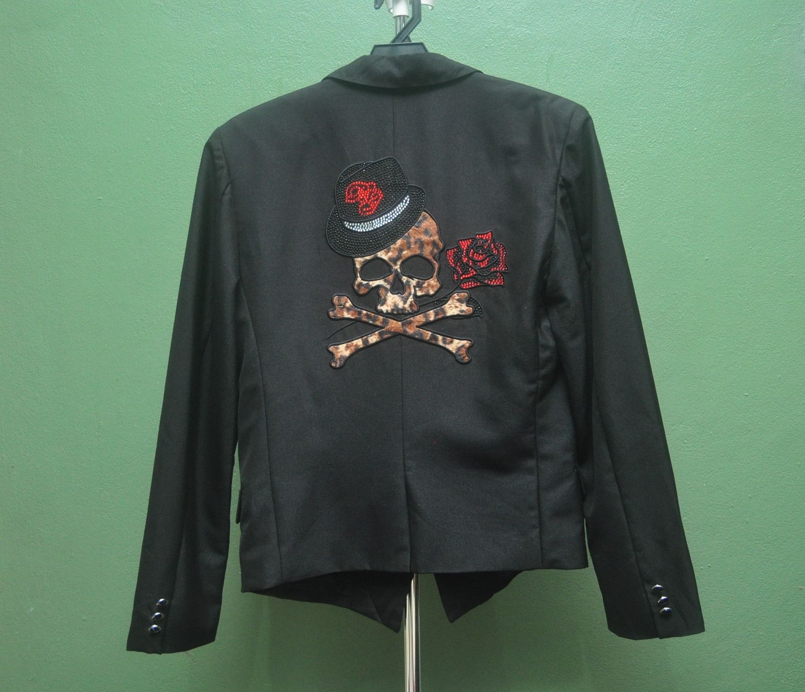 image of Vintage Berning Sho Skull Roses Blazer Designer Style in Black, Women's (Size Medium)