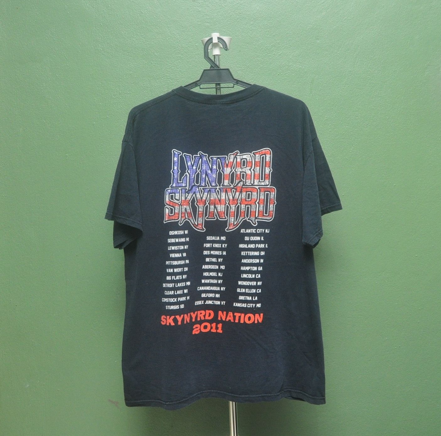Band Tees Vintage Lynyrd Skynyrd Rock Band Tee Skynyrd Nation Tour Size US XL / EU 56 / 4 - 2 Thumbnail