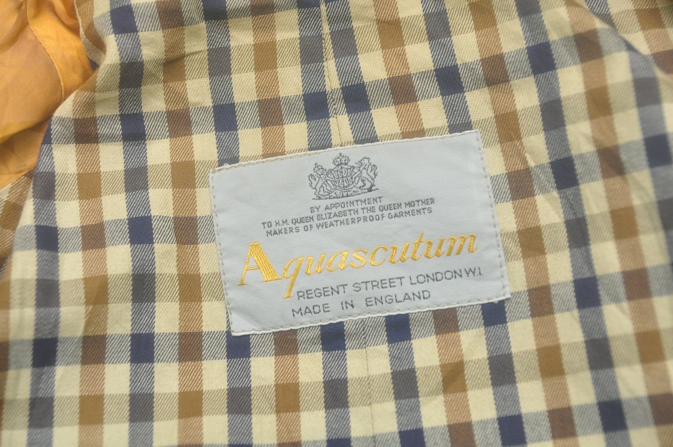Aquascutum × Japanese Brand × Vintage Vintage Aquascutum Trench Coats Made in England Size US L / EU 52-54 / 3 - 7 Thumbnail