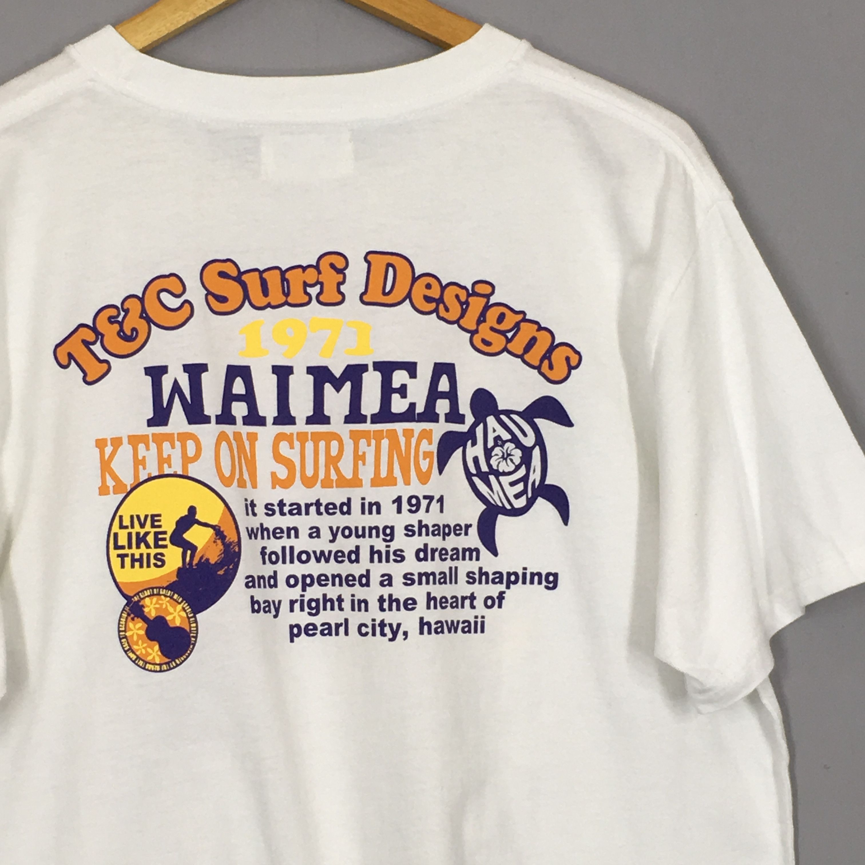 Vintage Vintage T&C Surf Designs Hawaii Tshirt Size XL Size US XL / EU 56 / 4 - 5 Thumbnail