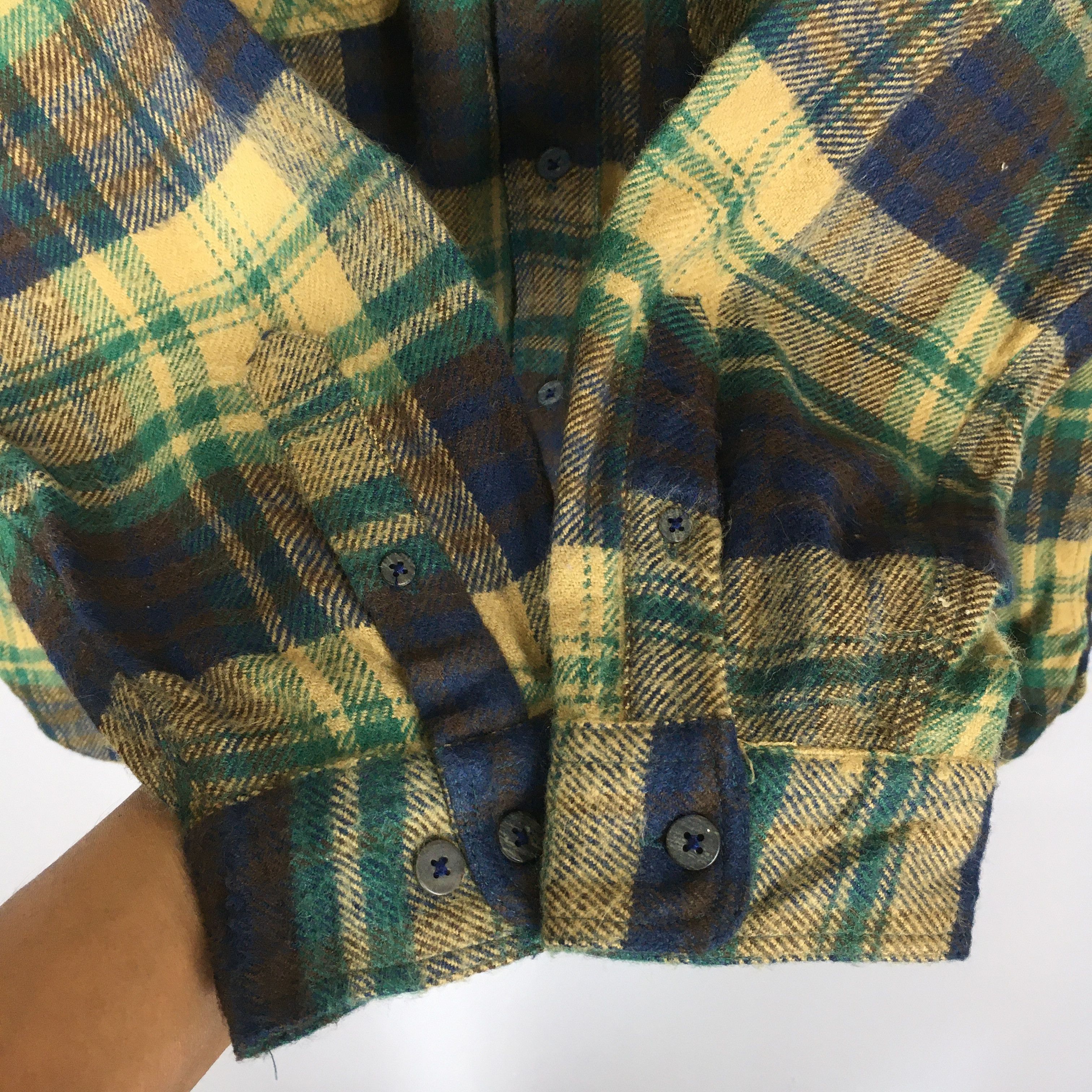 Japanese Brand × Uniqlo × Vintage Vintage Plaid Shadow Checkered Flannel Acrylic Shirt Size L Size US L / EU 52-54 / 3 - 4 Thumbnail