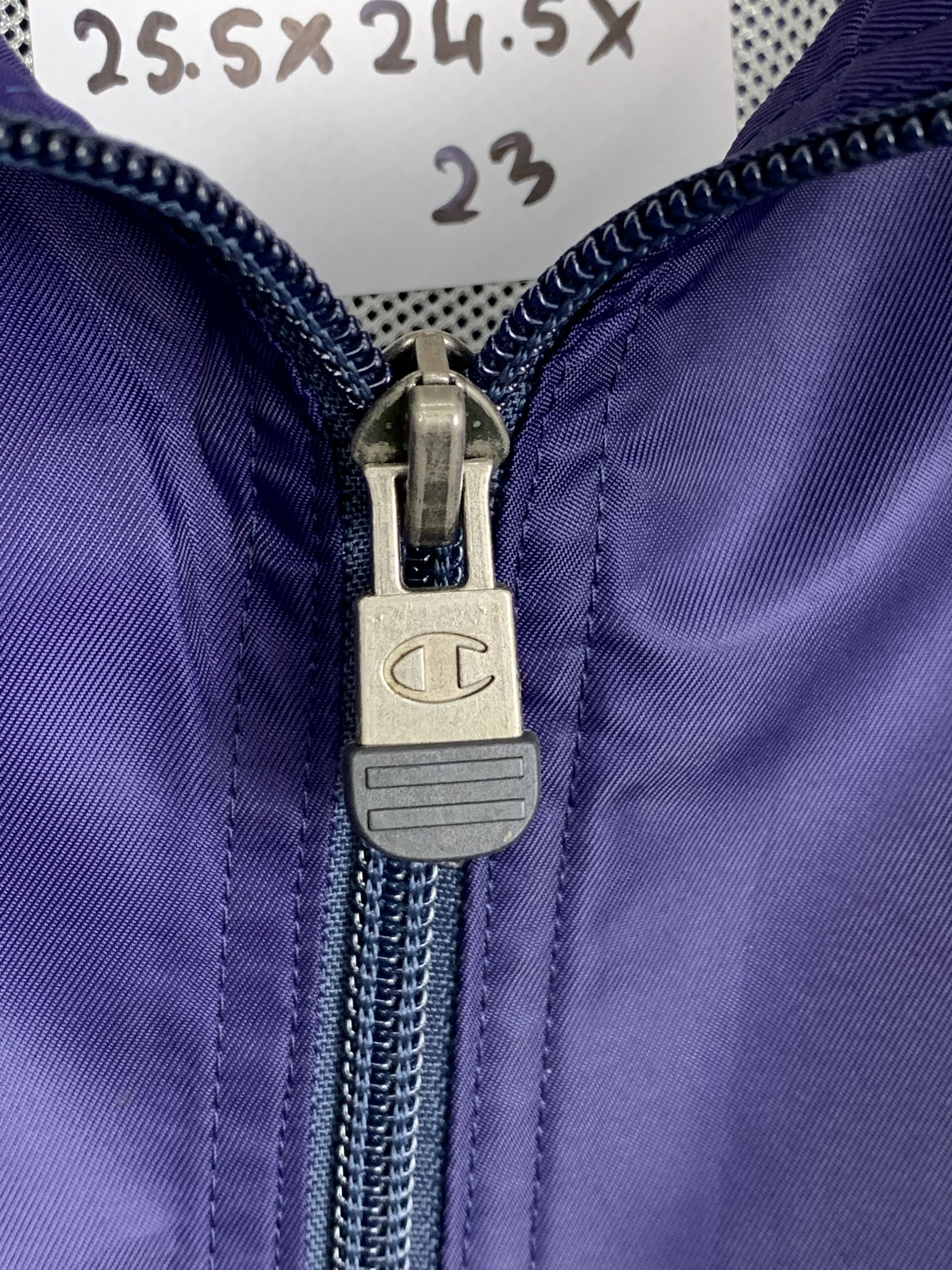 Champion Vintage CHAMPION Zip Up Windbreaker Jacket J0717 Size US L / EU 52-54 / 3 - 7 Thumbnail