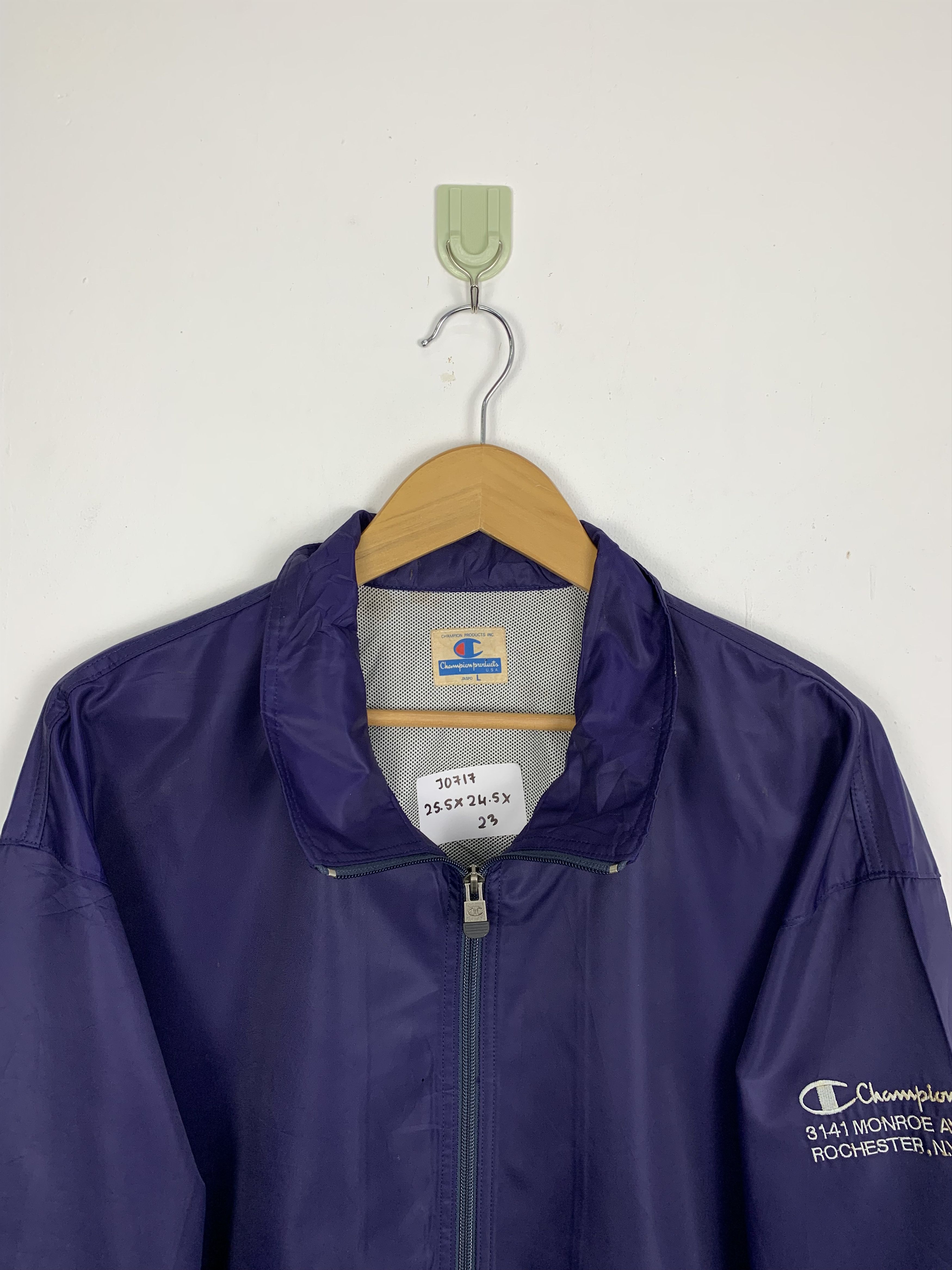 Champion Vintage CHAMPION Zip Up Windbreaker Jacket J0717 Size US L / EU 52-54 / 3 - 2 Thumbnail