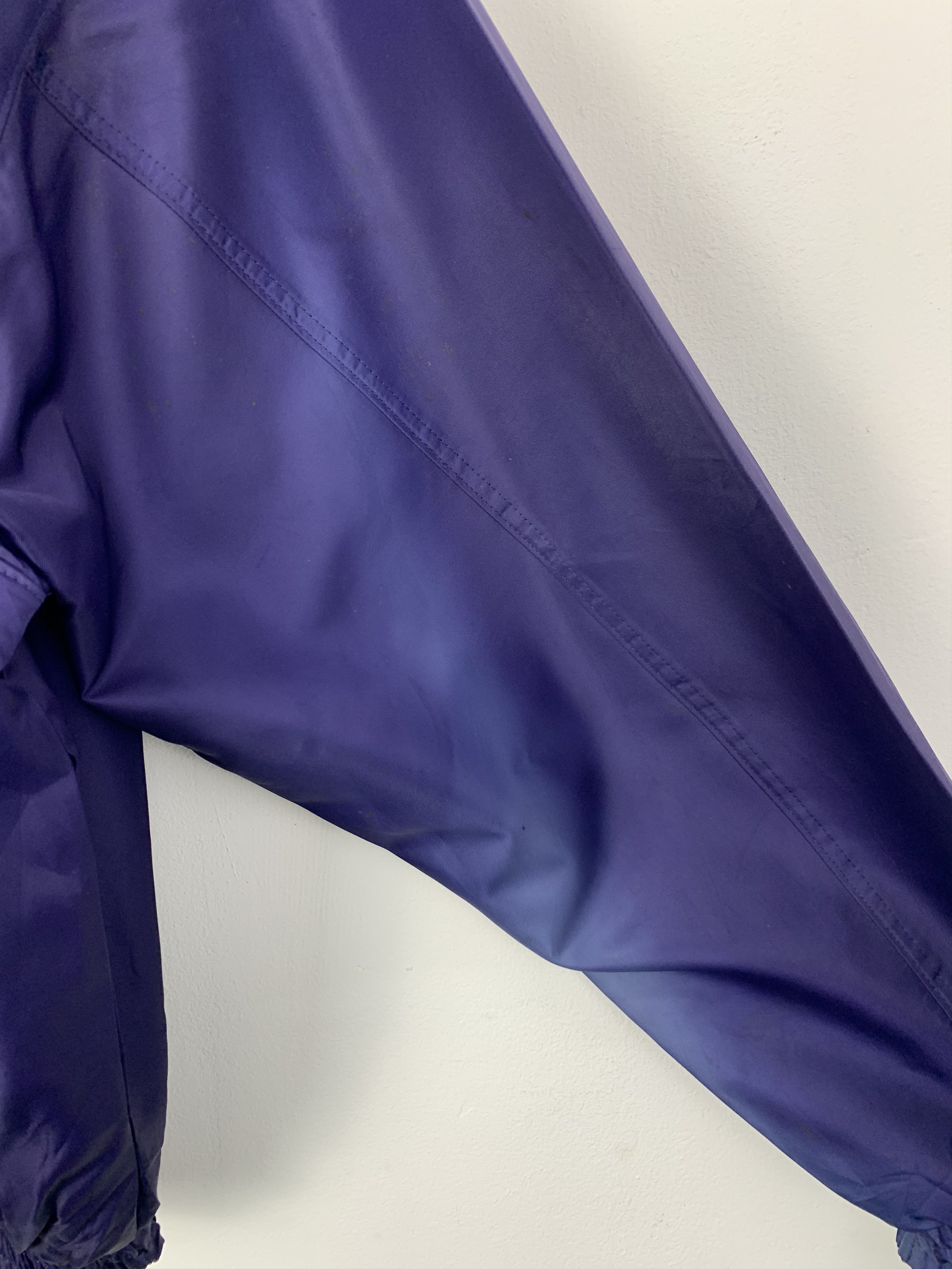 Champion Vintage CHAMPION Zip Up Windbreaker Jacket J0717 Size US L / EU 52-54 / 3 - 12 Thumbnail