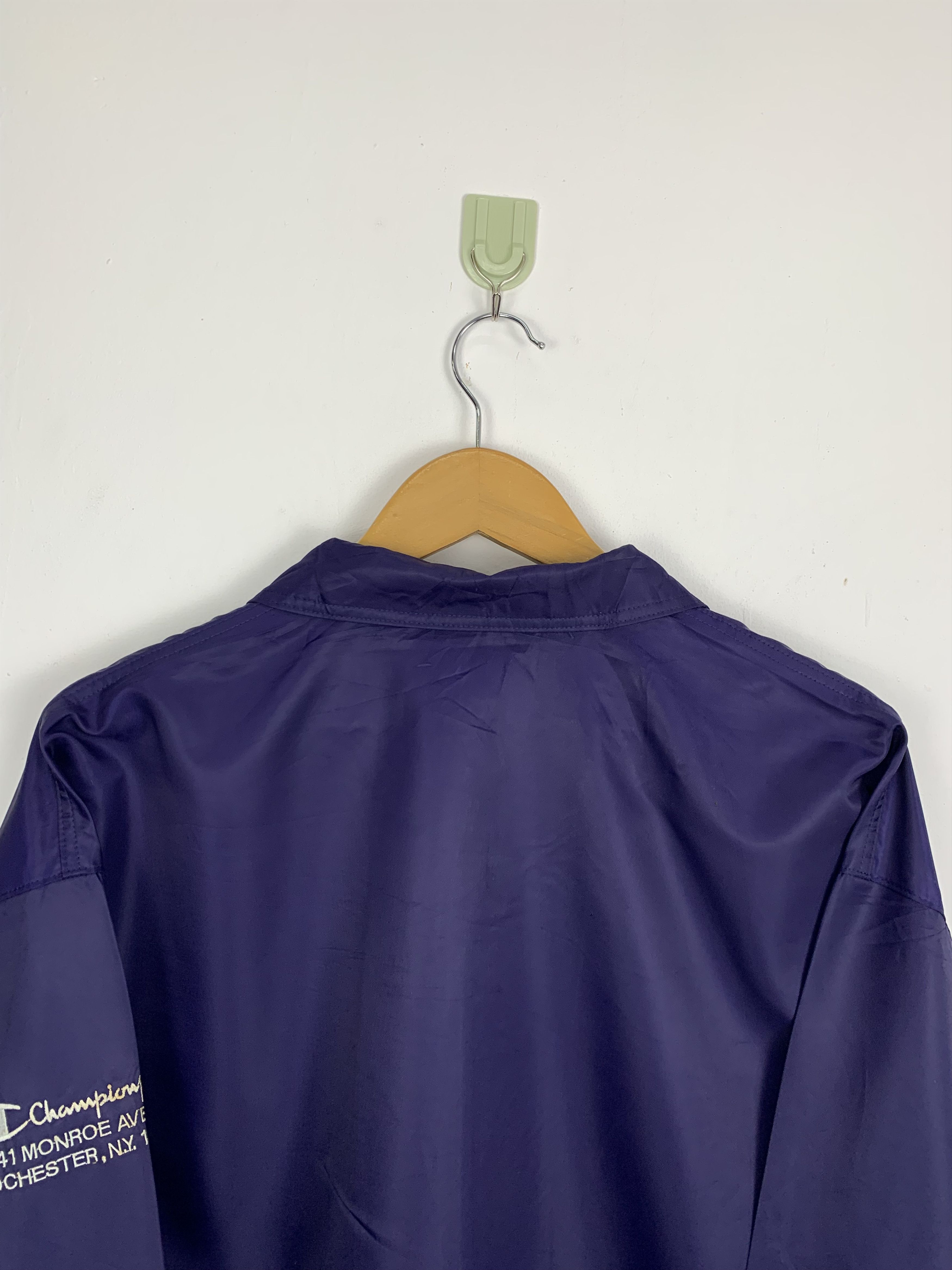 Champion Vintage CHAMPION Zip Up Windbreaker Jacket J0717 Size US L / EU 52-54 / 3 - 15 Thumbnail