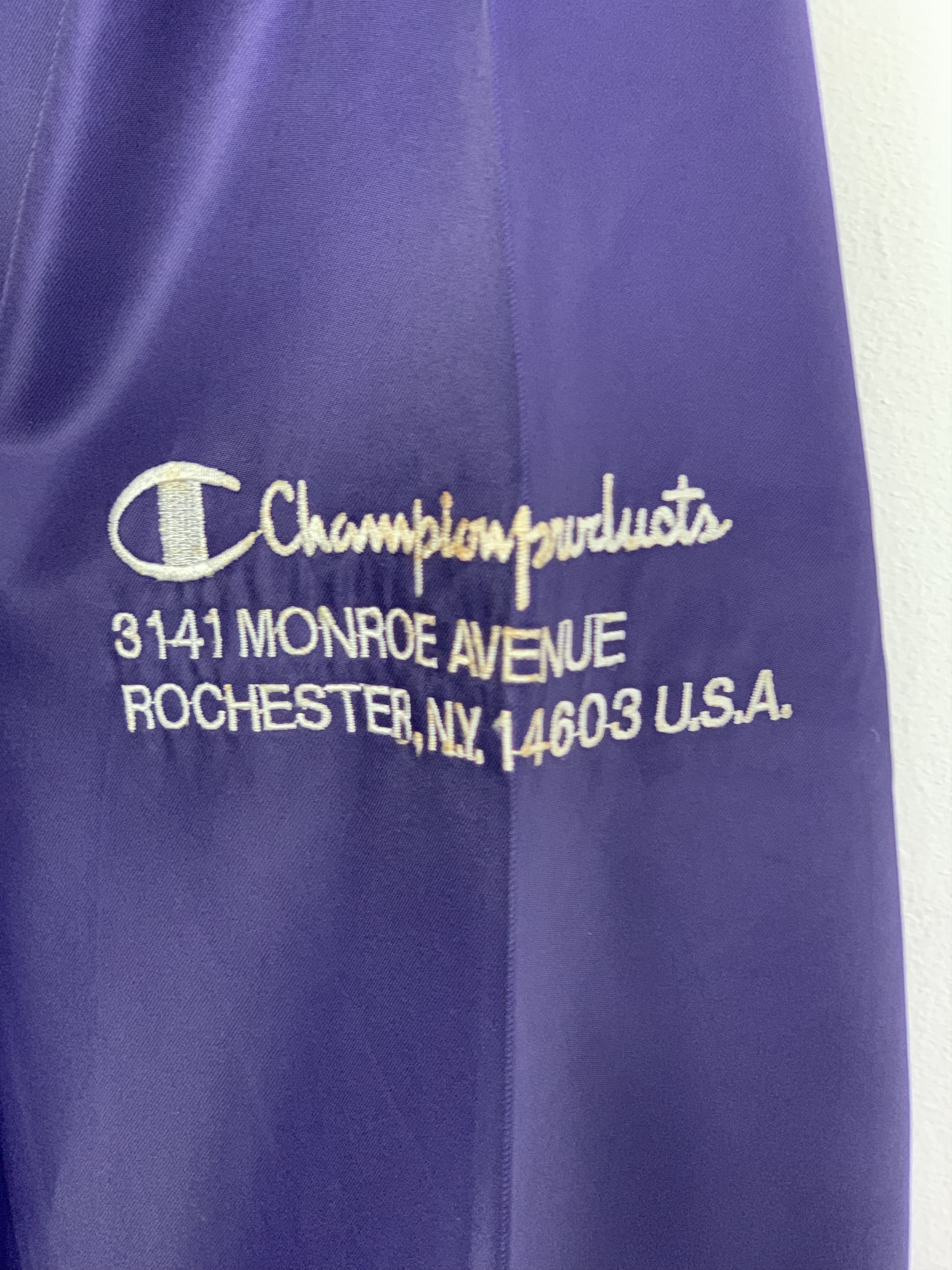 Champion Vintage CHAMPION Zip Up Windbreaker Jacket J0717 Size US L / EU 52-54 / 3 - 5 Thumbnail