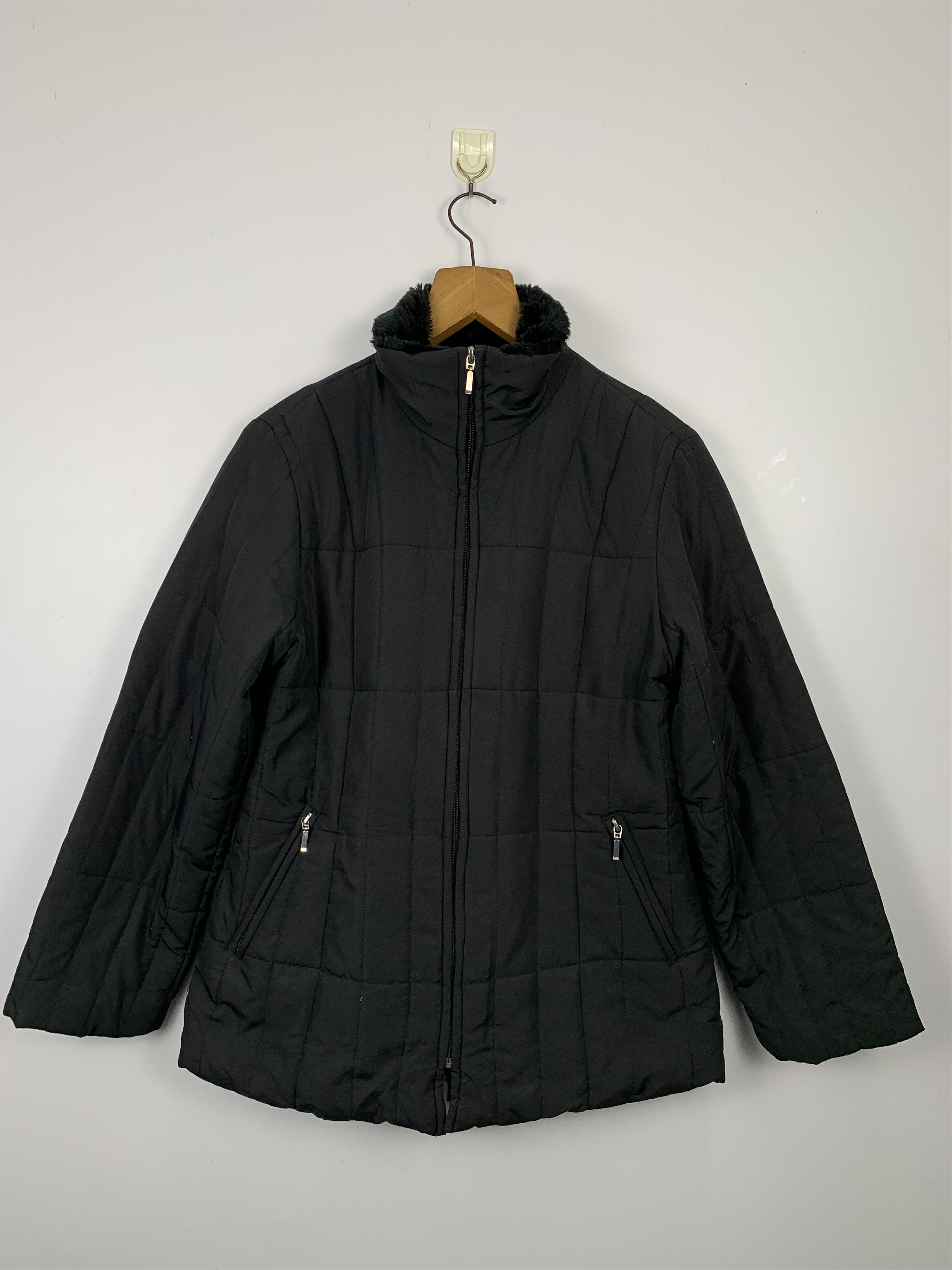 image of Italian Designers x Vintage Rudolph Valentino 1921 Puffer Sherpa Collar Jacket in Black (Size Small