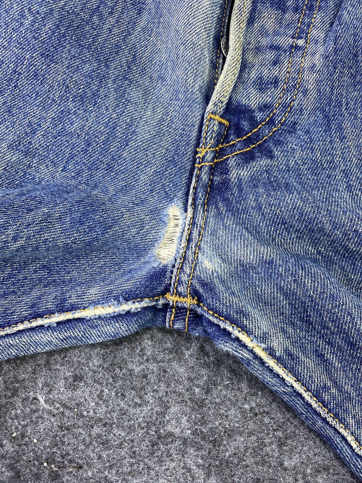 Jean × Levi's × Vintage VINTAGE LEVIS 501 BLUE WASH JEANS - J625 Size US 34 / EU 50 - 10 Thumbnail
