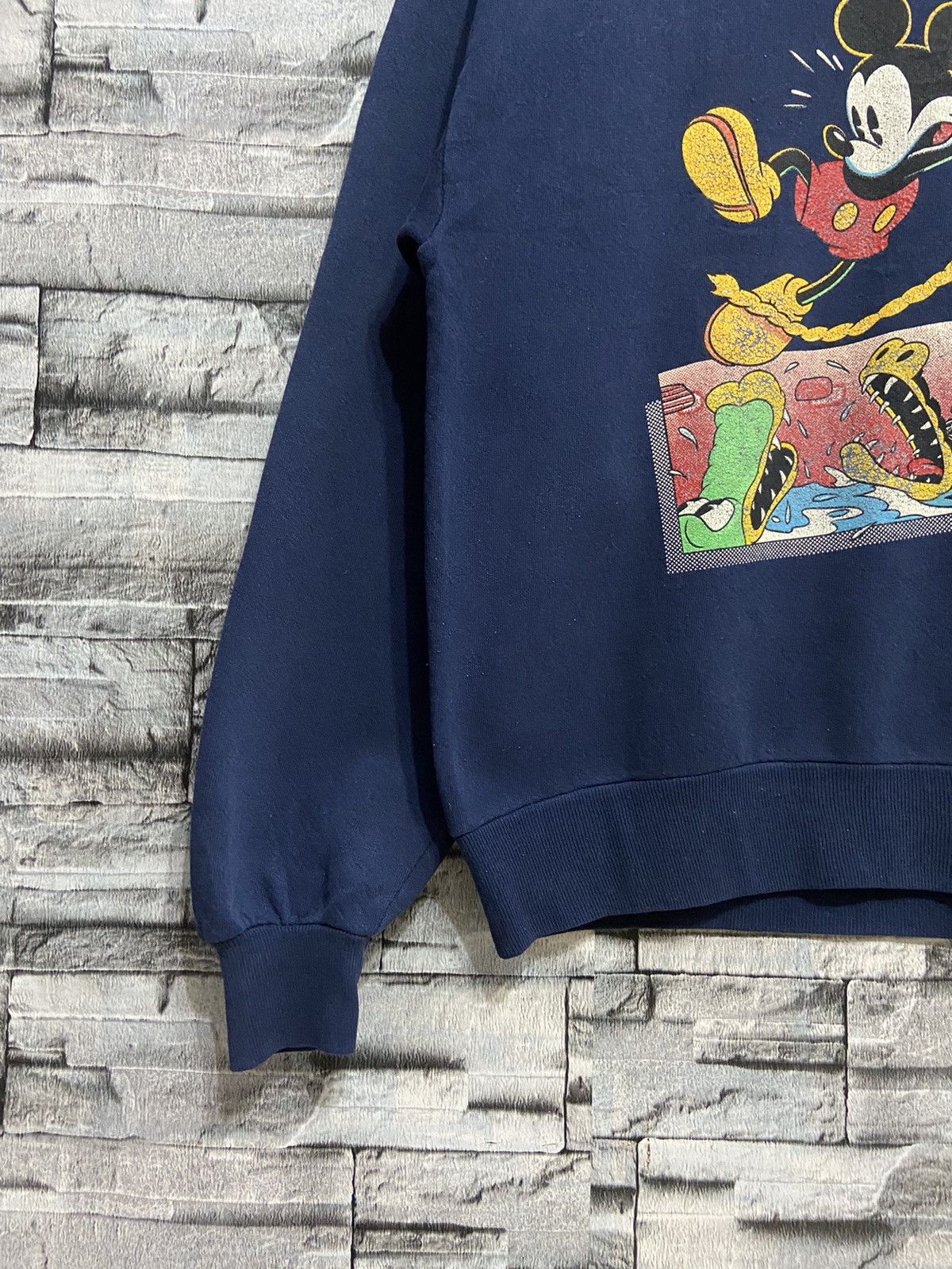 Mickey Mouse Vintage Mickey Mouse sweatshirt big cartoon Size US L / EU 52-54 / 3 - 5 Thumbnail