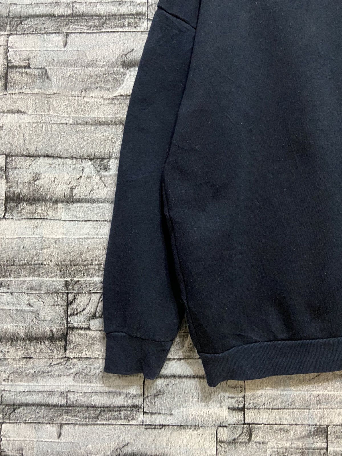Champion Vintage Champion sweatshier embroidered size F fit L Size US L / EU 52-54 / 3 - 5 Thumbnail