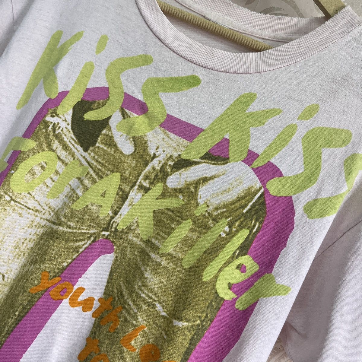 Vintage Honey West 1960s Drama Series Kiss Kiss For A Killer TShirt Size US L / EU 52-54 / 3 - 8 Thumbnail