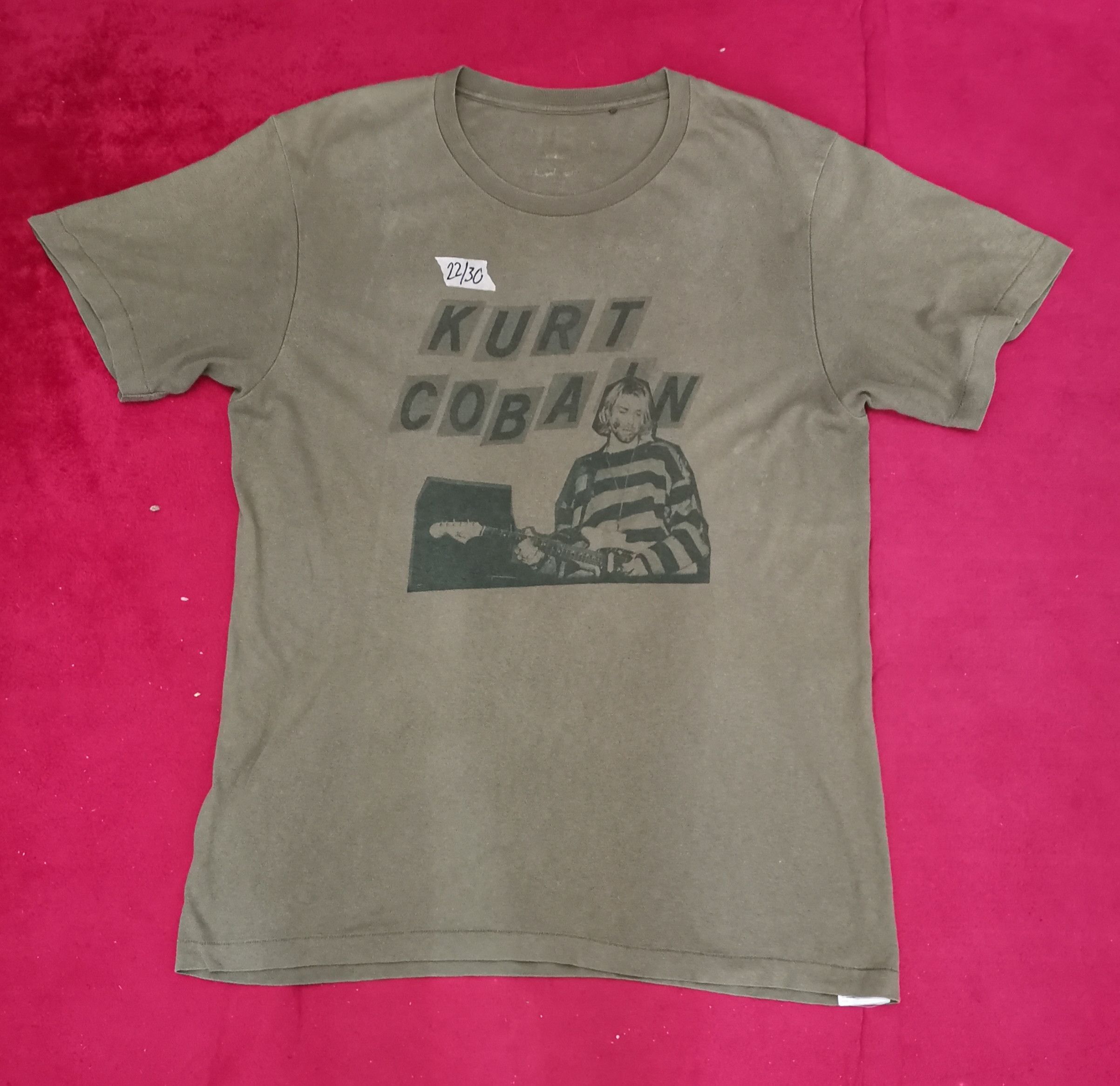 Band Tees KURT COBAIN by UNIQLO T-SHIRT Size US L / EU 52-54 / 3 - 1 Thumbnail