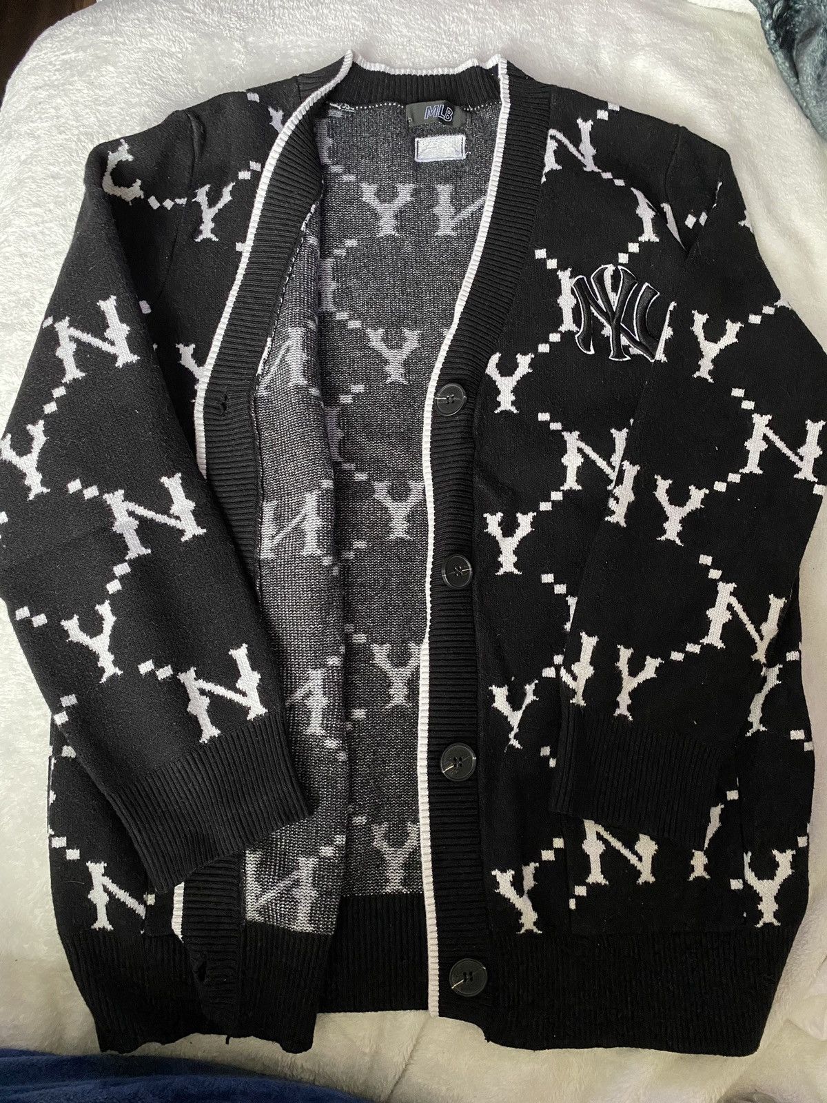 MLB Korea Black New York yankees NY monogram knit cardigan NWT size shops L